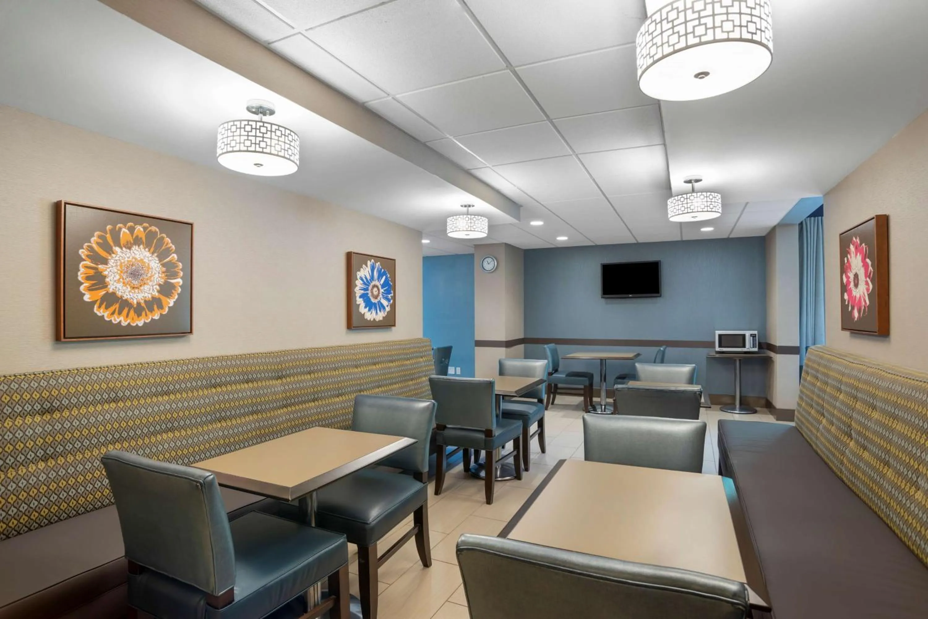 Breakfast in Best Western Plus Tallahassee North Hotel