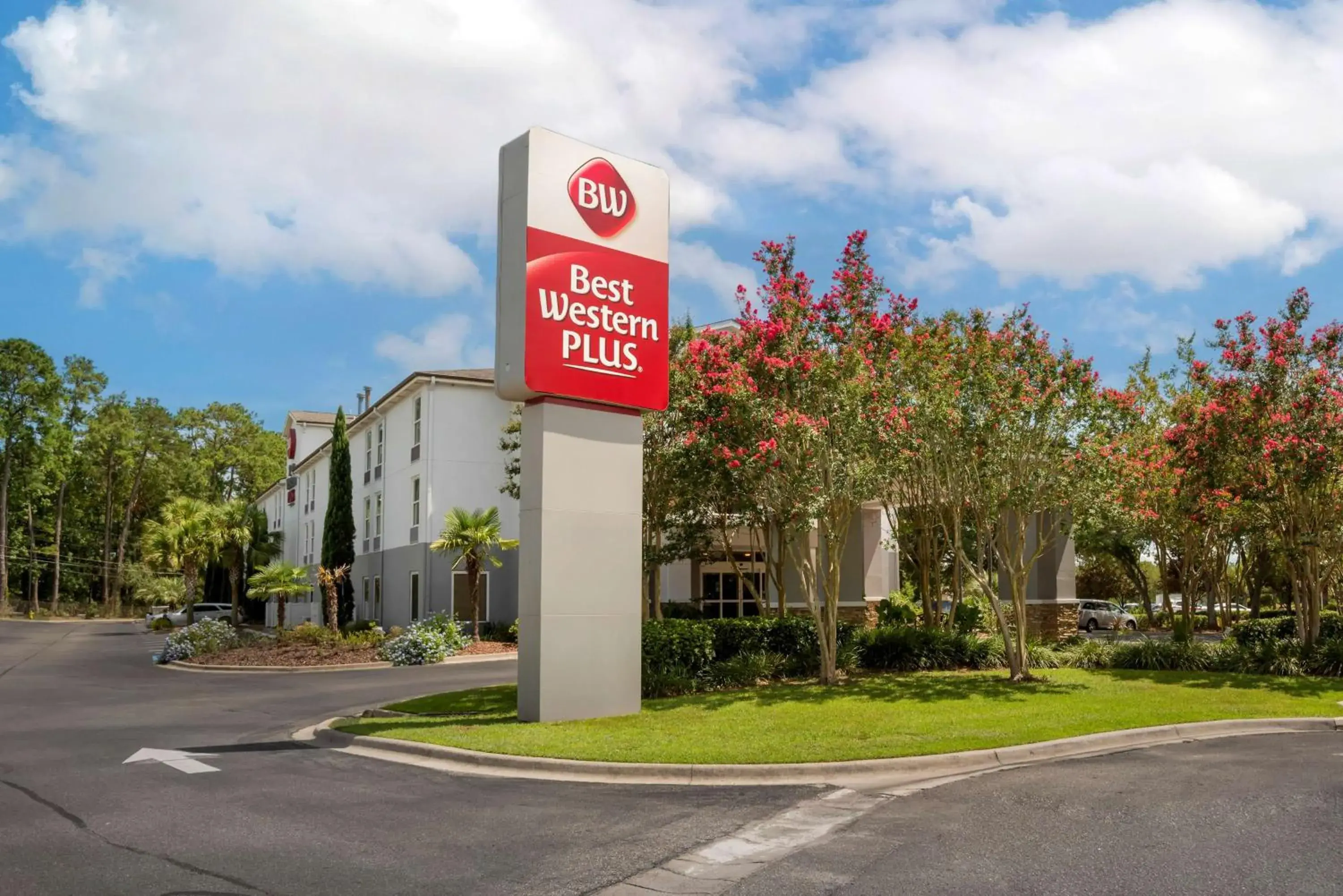 Property building in Best Western Plus Tallahassee North Hotel Property building in Best Western Plus Tallahassee North Hotel