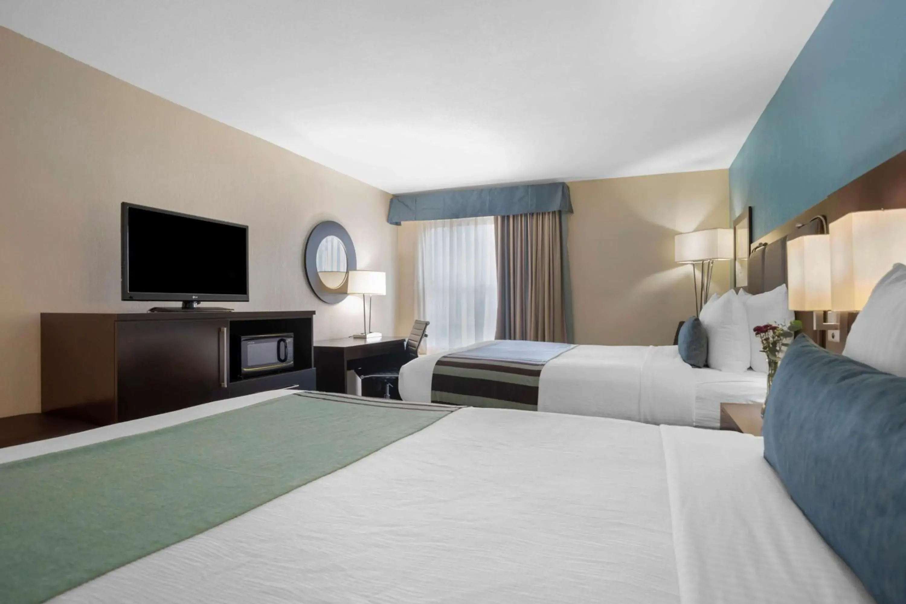 Queen Room with Two Queen Beds - Non-Smoking in Best Western Plus Tallahassee North Hotel Queen Room with Two Queen Beds - Non-Smoking in Best Western Plus Tallahassee North Hotel