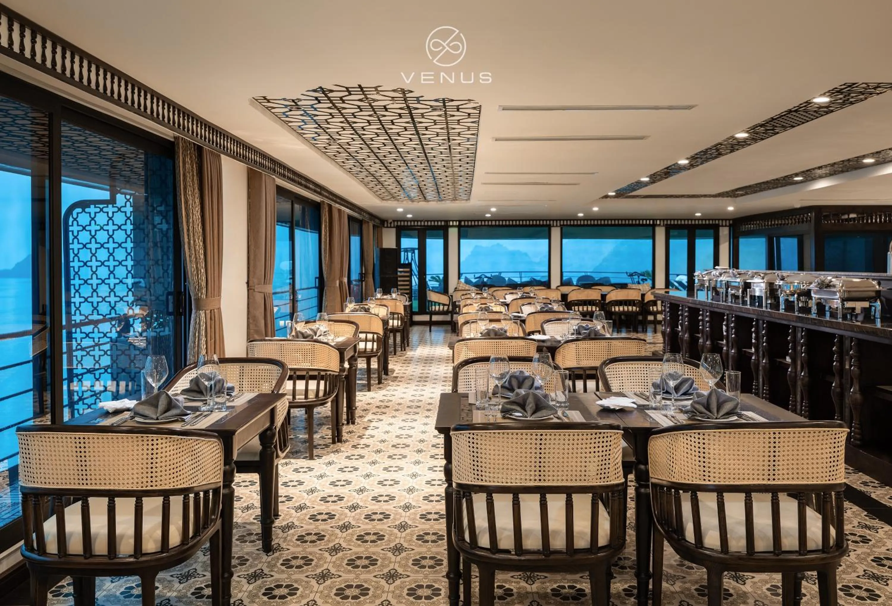 Restaurant/places to eat in Venus Cruises Halong Bay by Venus Group