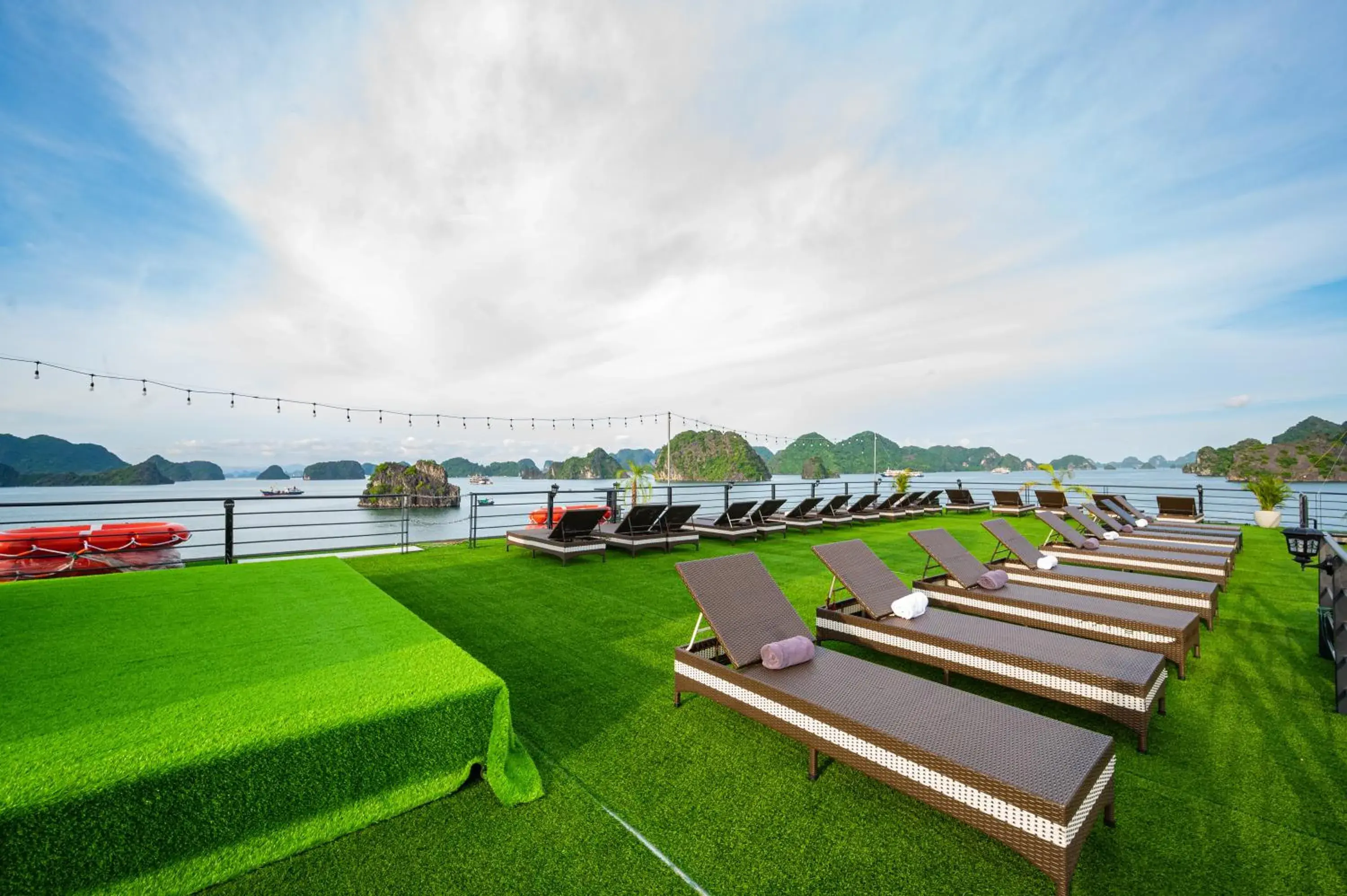 Property building in Venus Cruises Halong Bay by Venus Group Property building in Venus Cruises Halong Bay by Venus Group