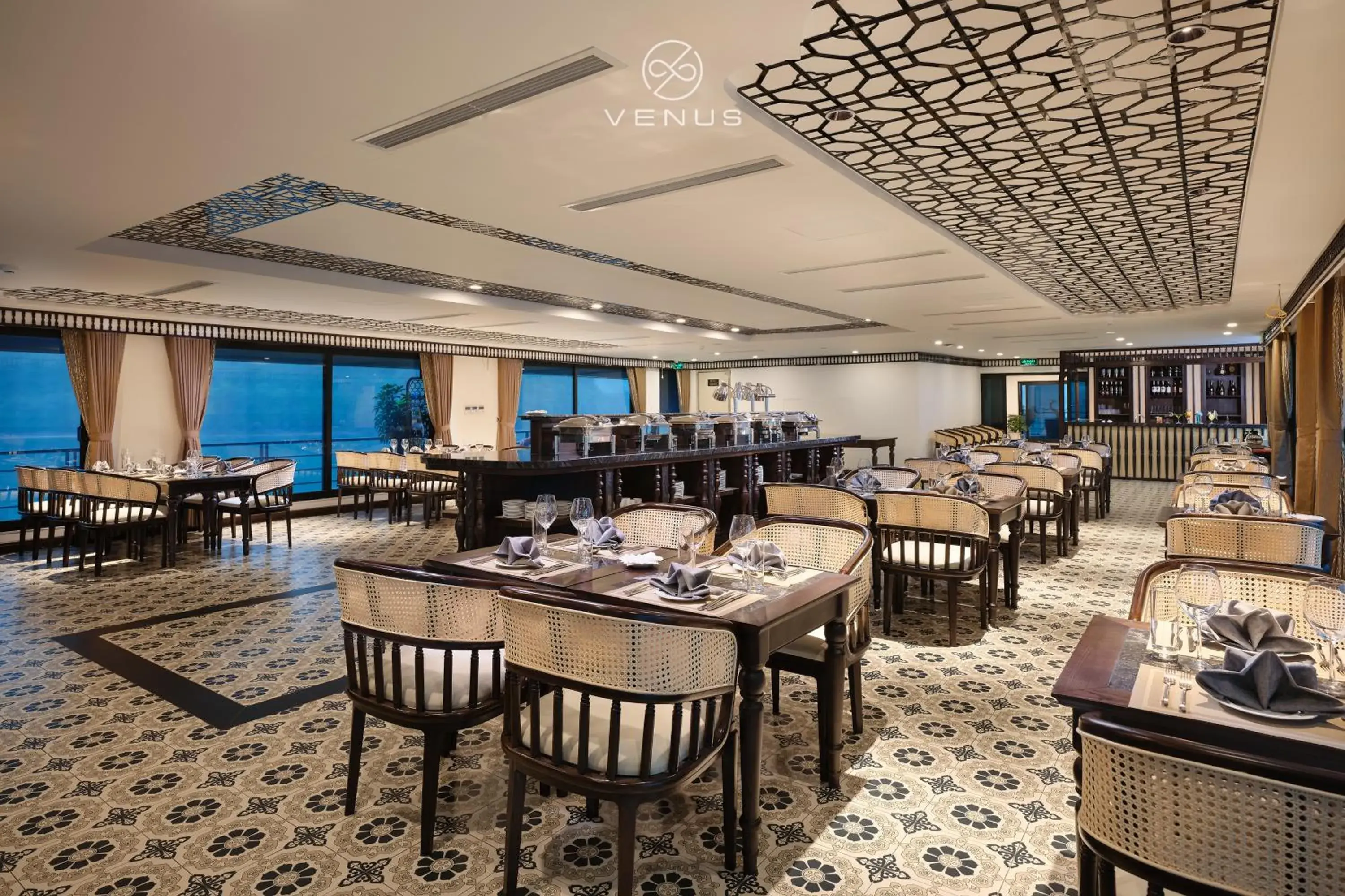 Restaurant/places to eat in Venus Cruises Halong Bay by Venus Group Restaurant/places to eat in Venus Cruises Halong Bay by Venus Group