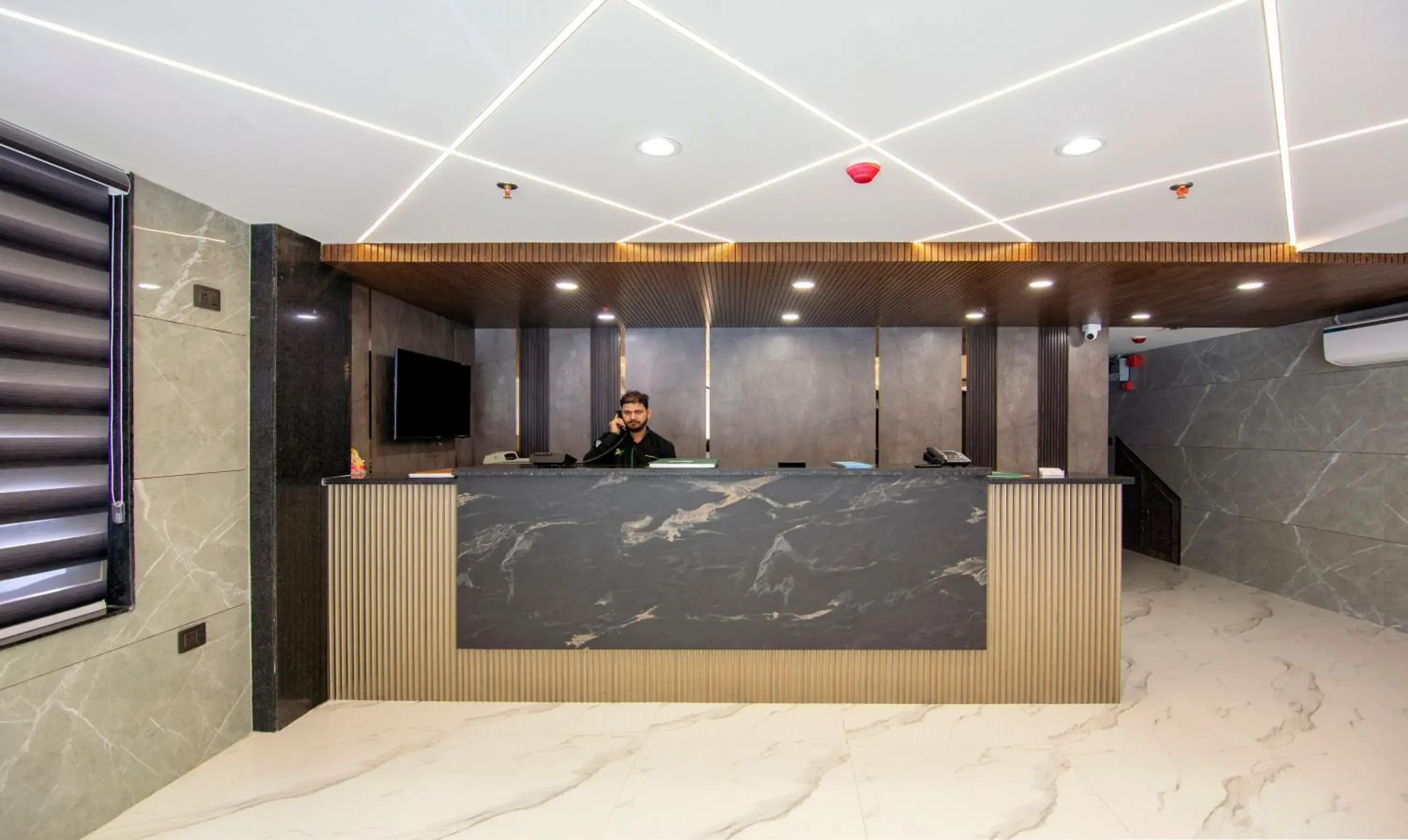 Lobby or reception in Treebo Royal Comfort Lobby or reception in Treebo Royal Comfort