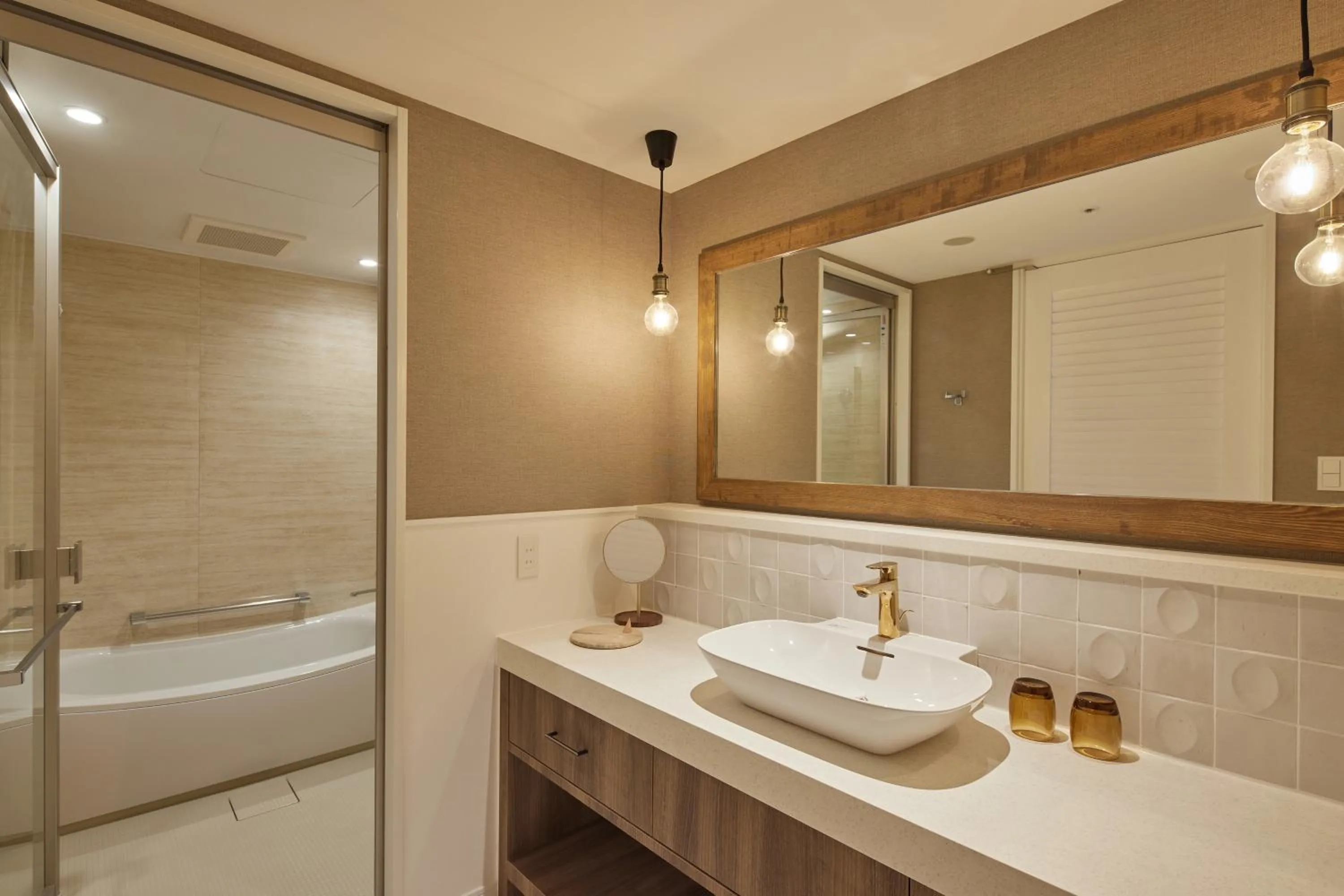 Bathroom in THE SENAGAJIMA STORYLINE