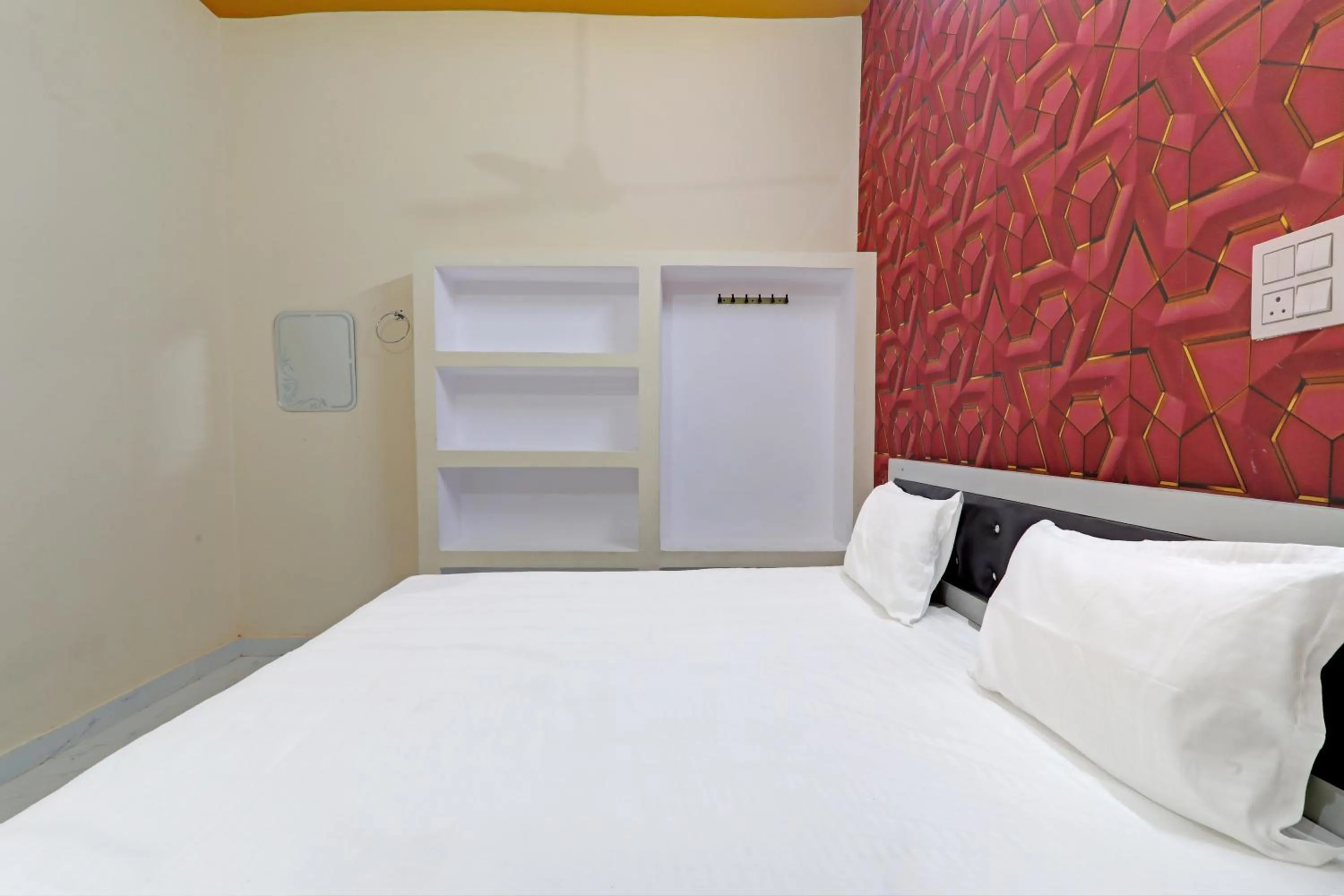 Bedroom, Bed in Hotel O Diamond