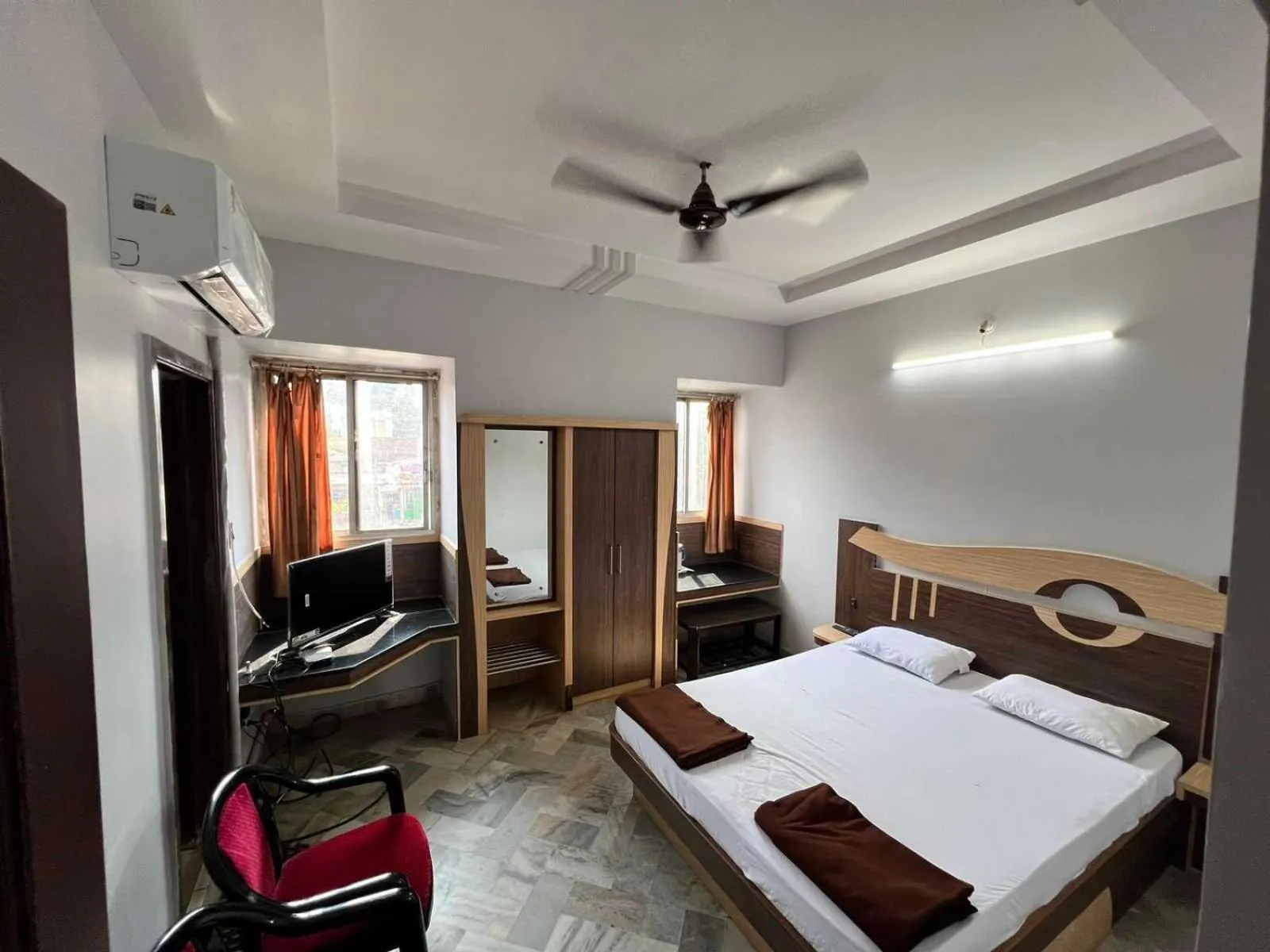 Bedroom, Bed in Hotel O Newmoon Inn