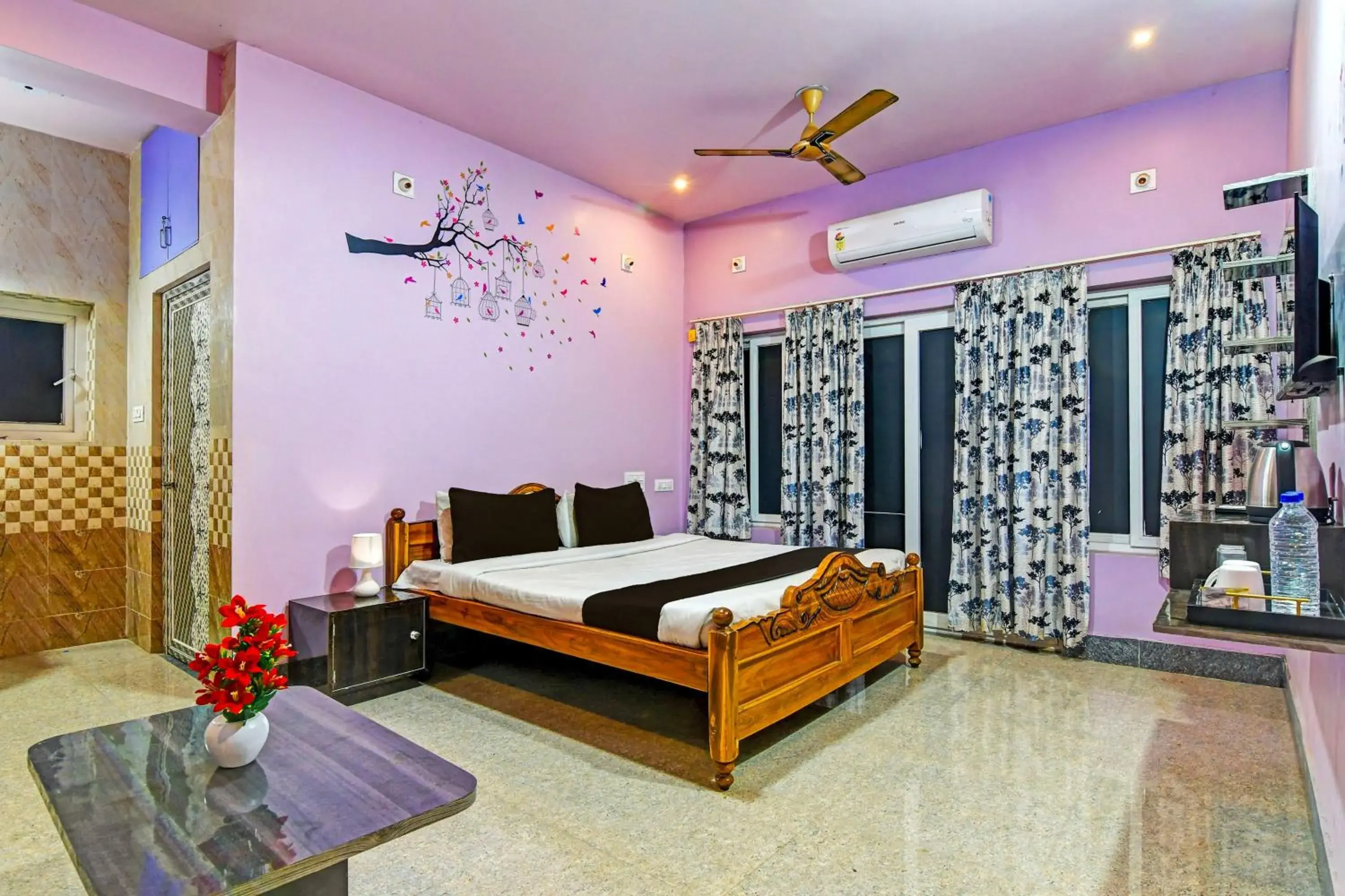 Facade/entrance, Bed in Hotel O Newmoon Inn Facade/entrance, Bed in Hotel O Newmoon Inn