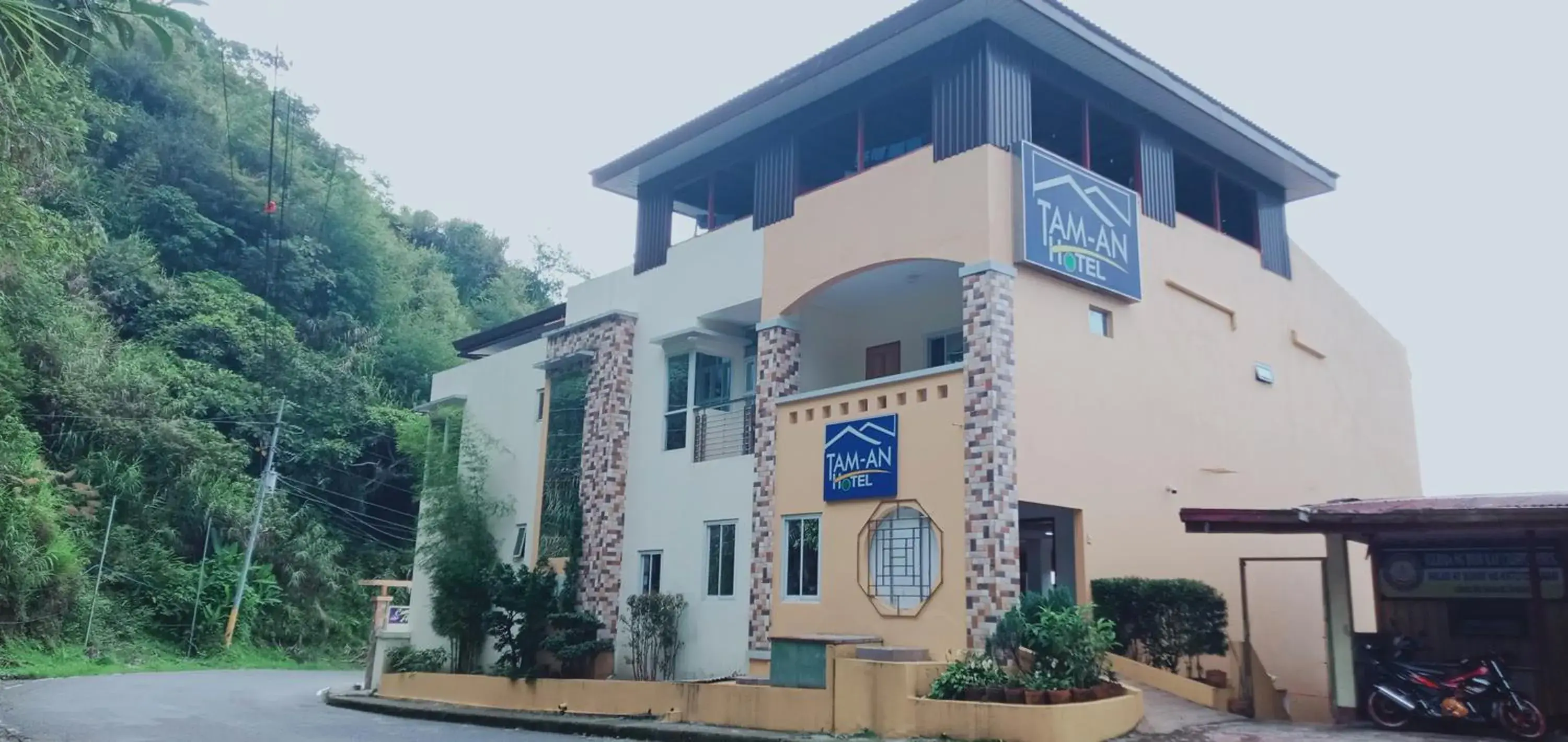 TAM-AN HOTEL BANAUE TAM-AN HOTEL BANAUE