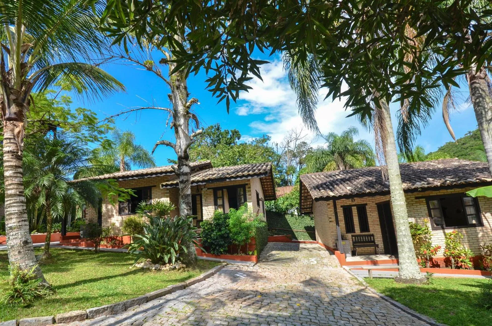 Property building in Chalés do Holandês Eco Pousada