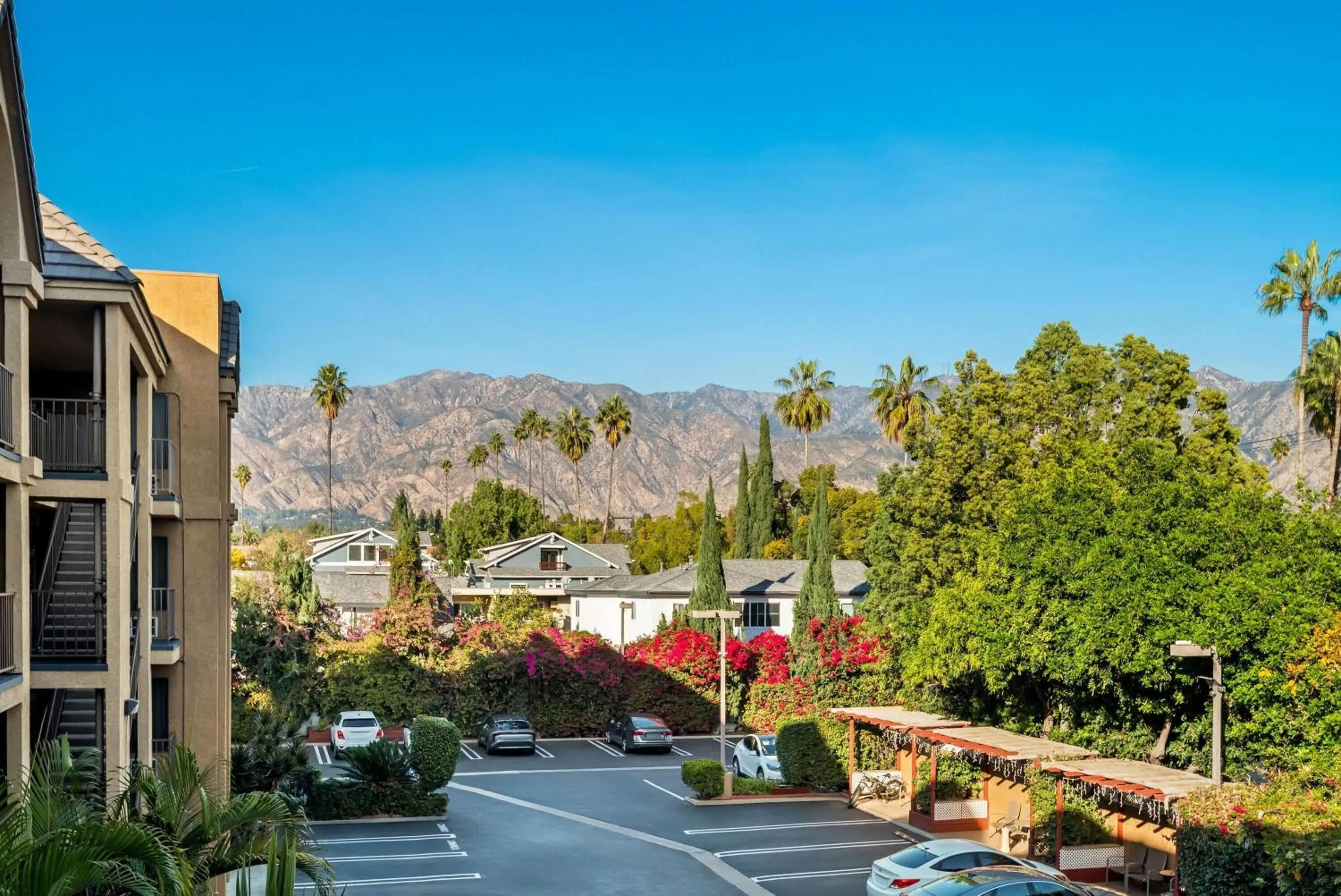 Property building in Howard Johnson by Wyndham Pasadena