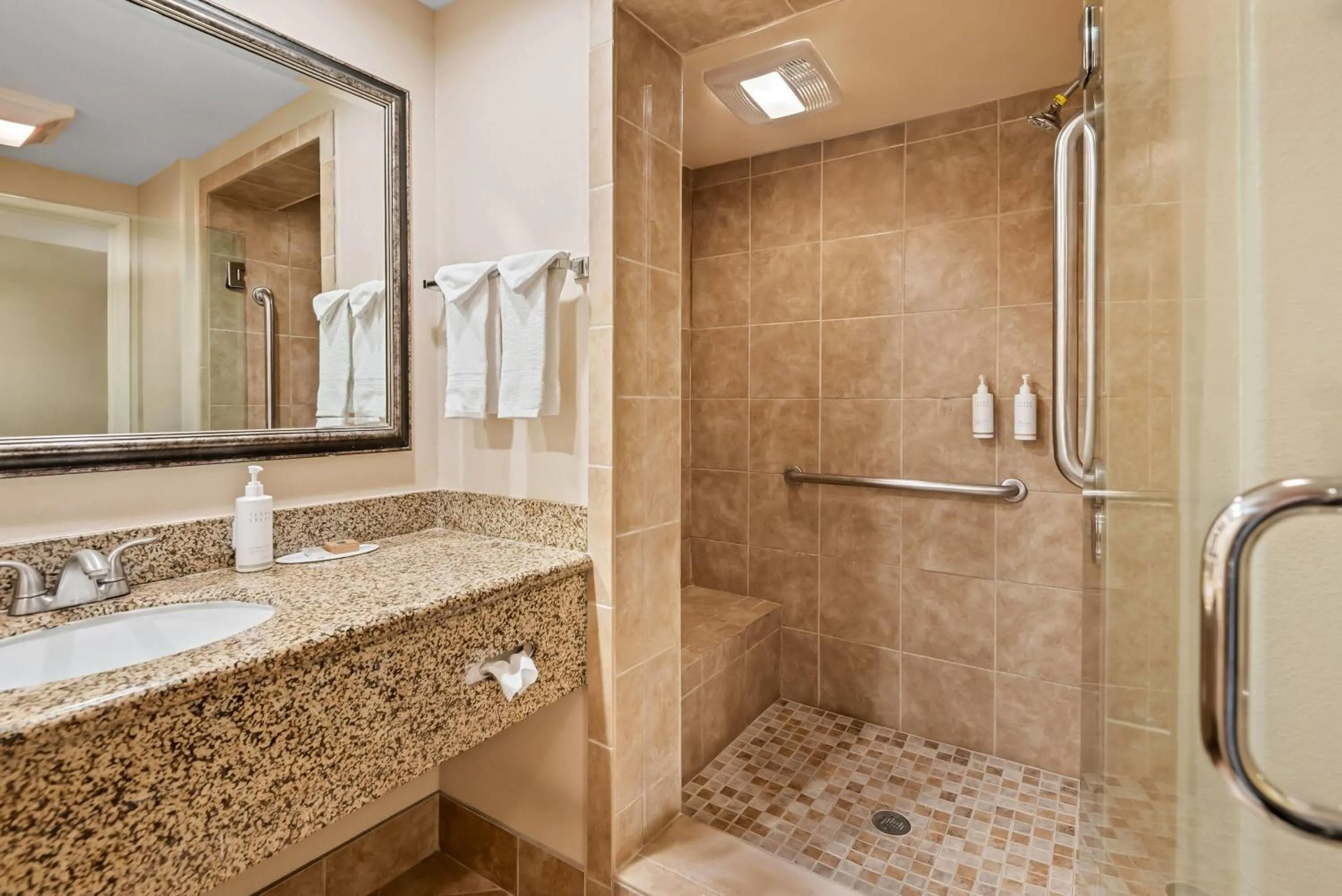 Bathroom in Howard Johnson by Wyndham Pasadena