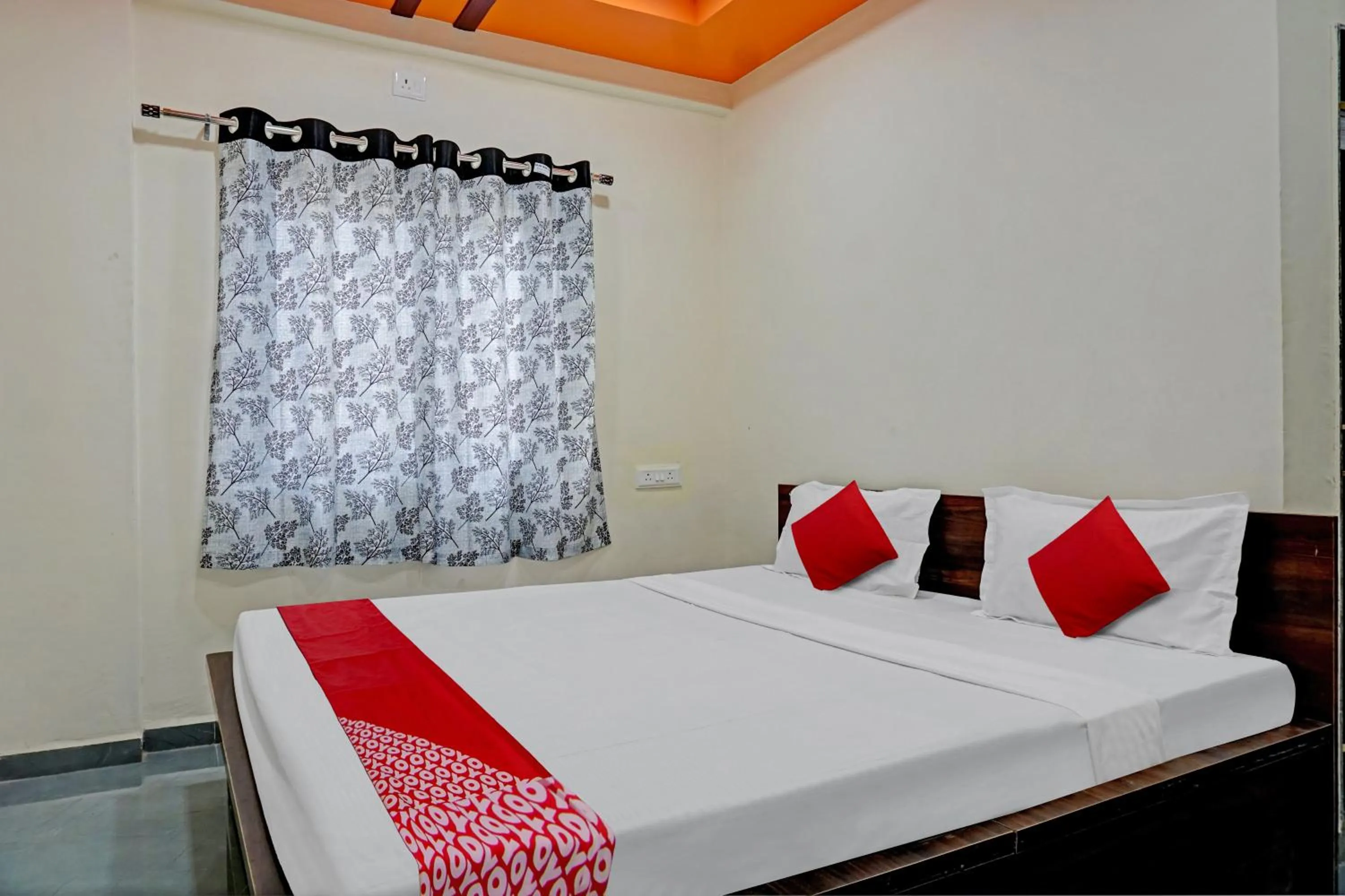 Bedroom, Bed in Hotel O Shanaya Lodging