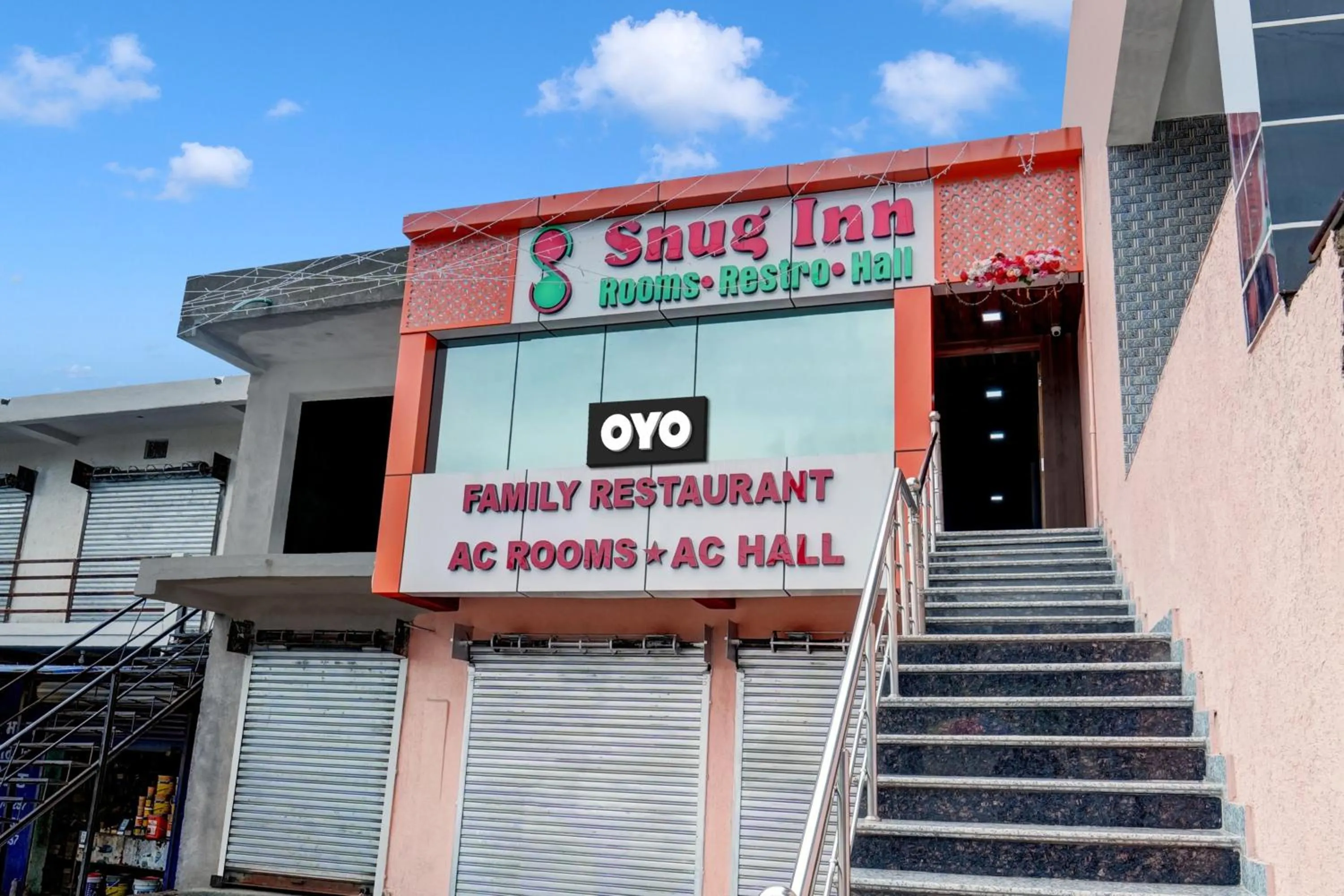 Facade/entrance in Hotel O Snug Inn