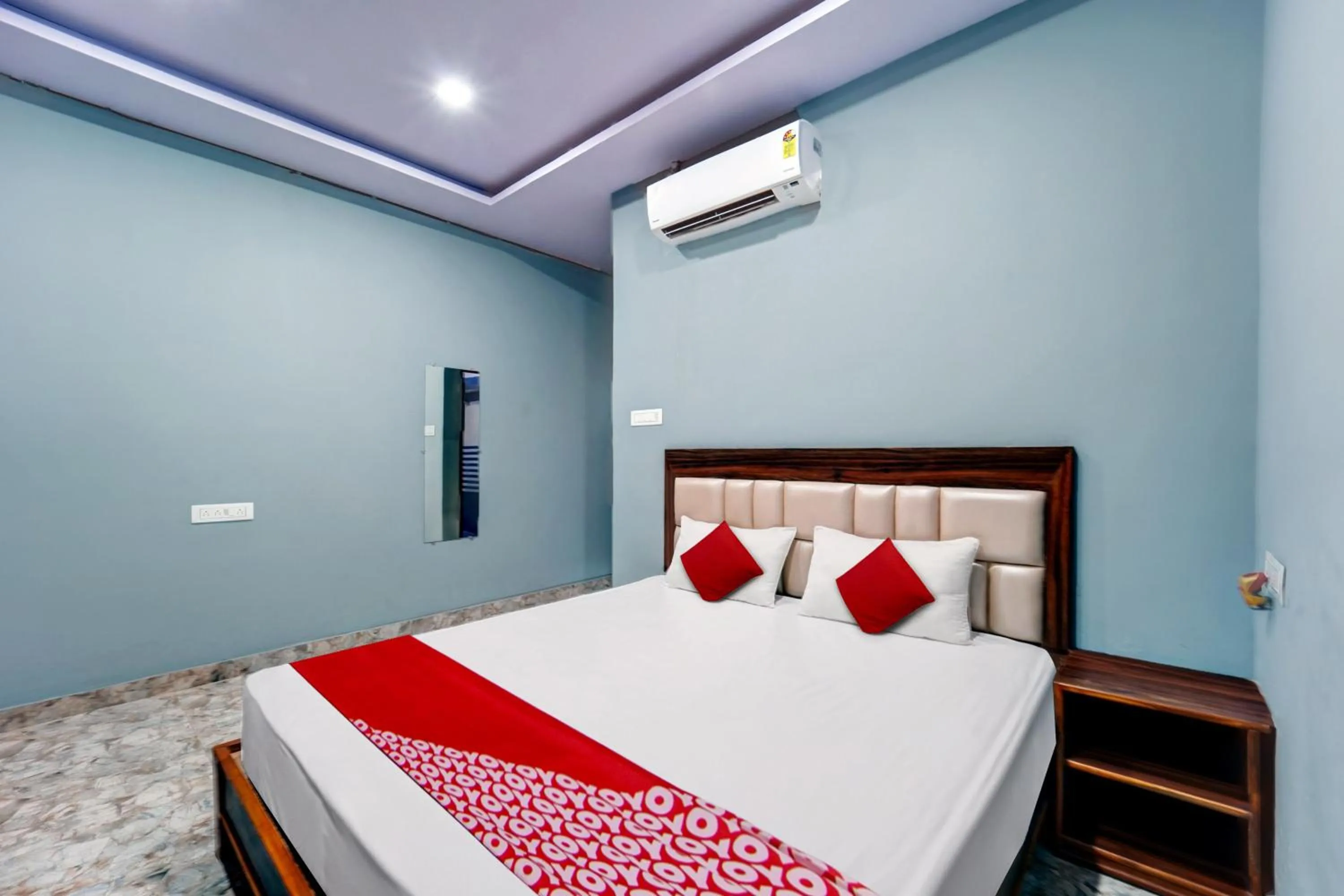 Bedroom, Bed in Hotel O Snug Inn