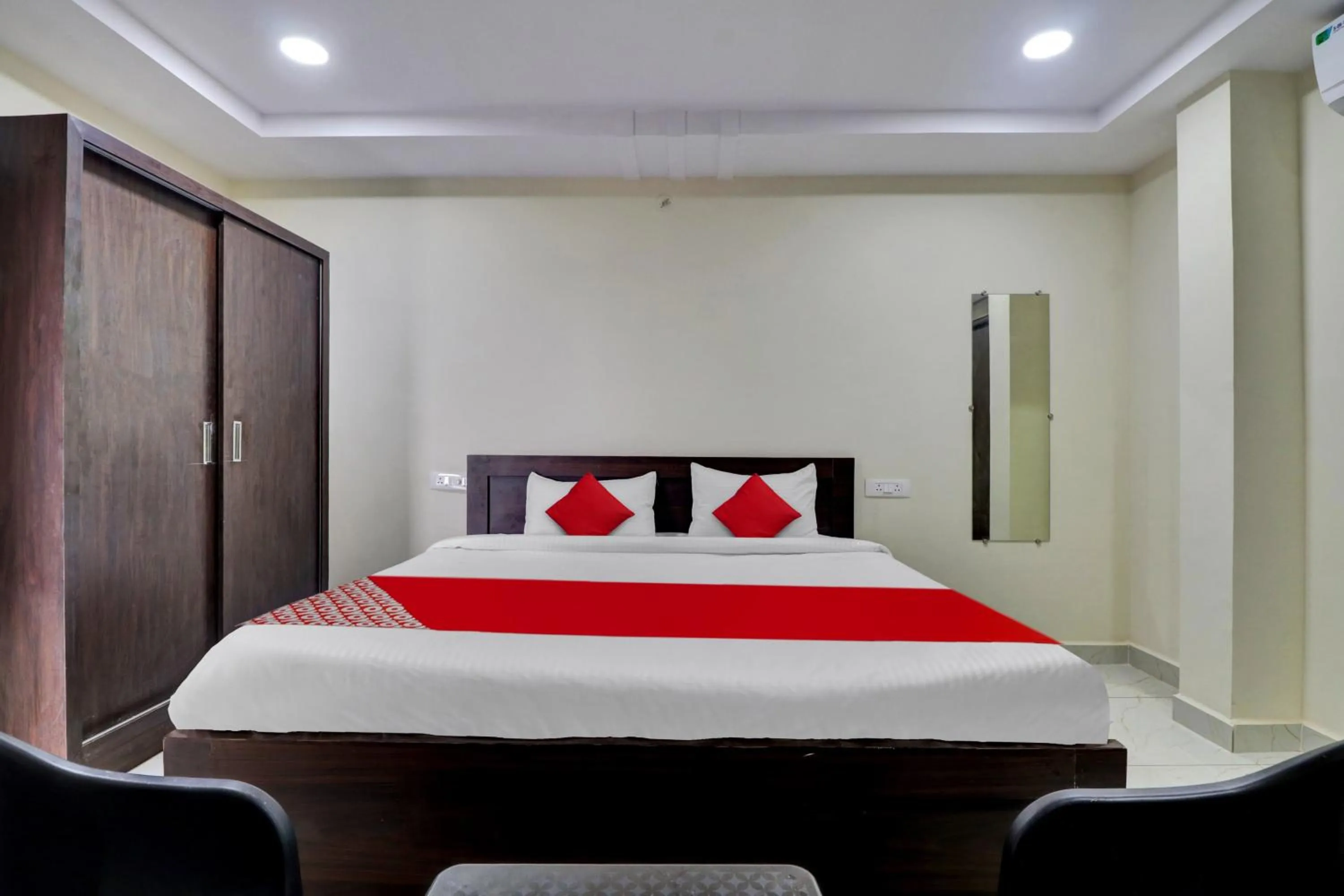 Bedroom, Bed in OYO Flagship Ak Pride