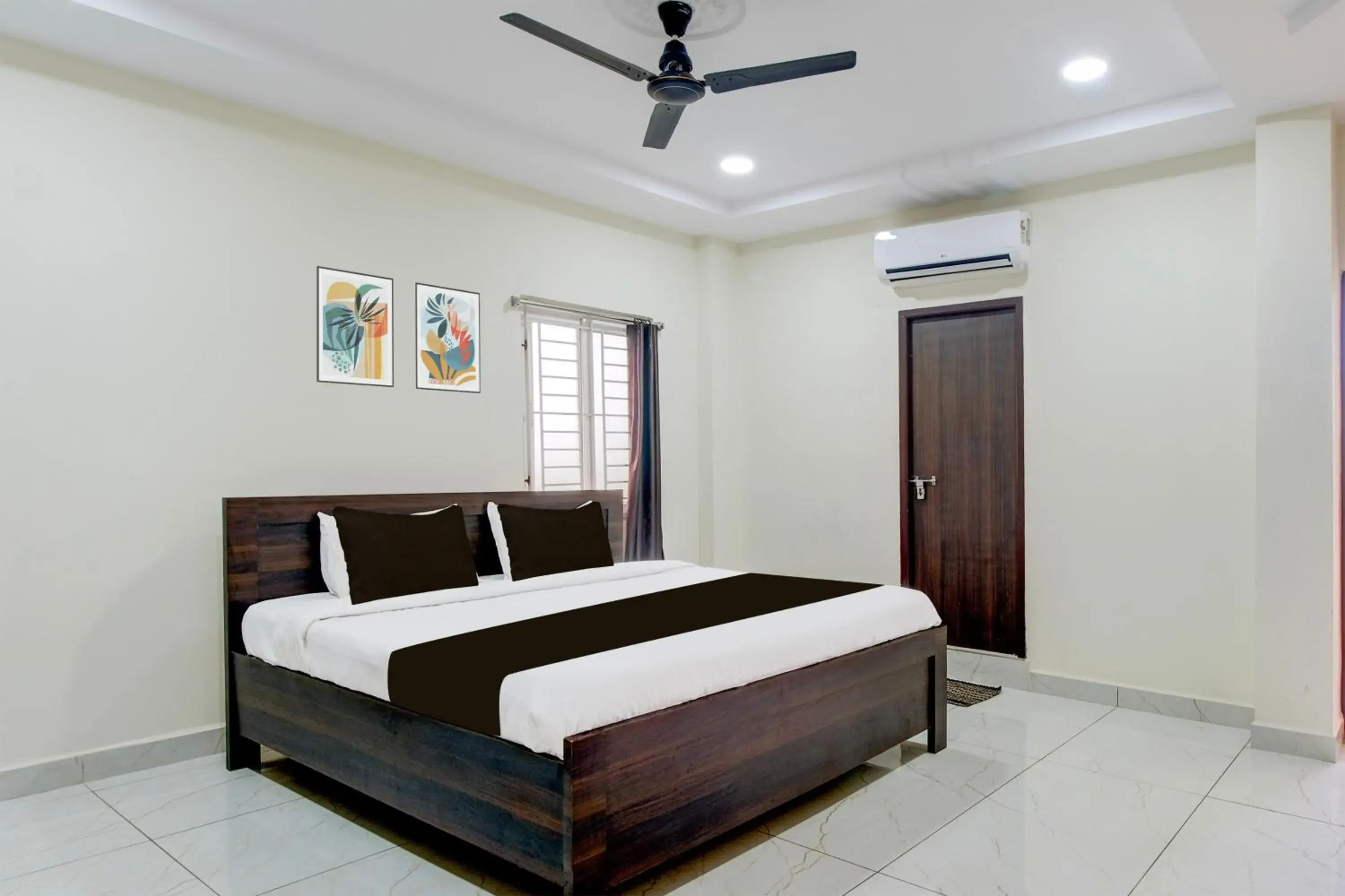 Bedroom, Bed in Hotel O Ramavarapadu Near PVR Icon Bedroom, Bed in Hotel O Ramavarapadu Near PVR Icon