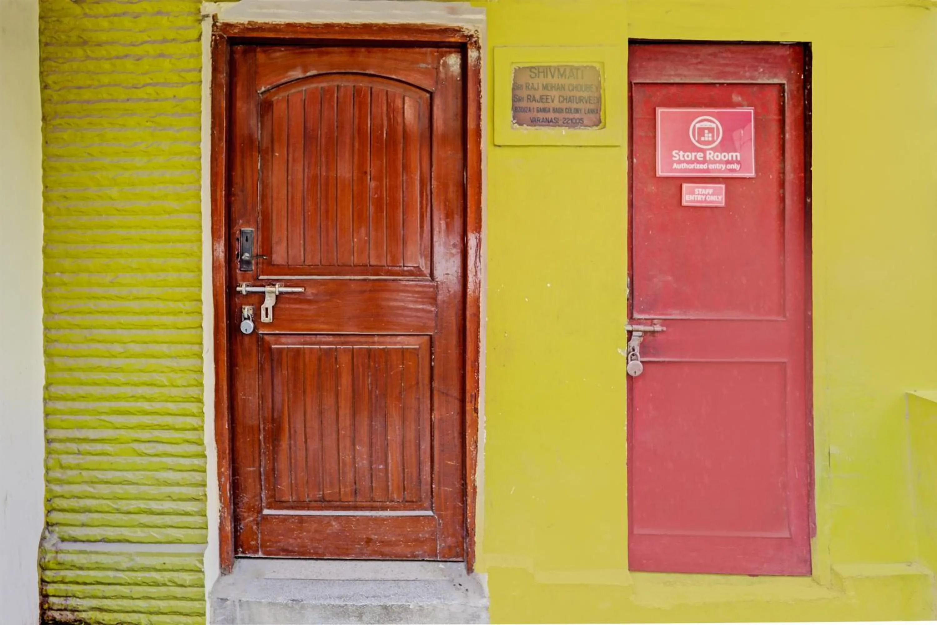 Facade/entrance in OYO Flagship Hotel Waves