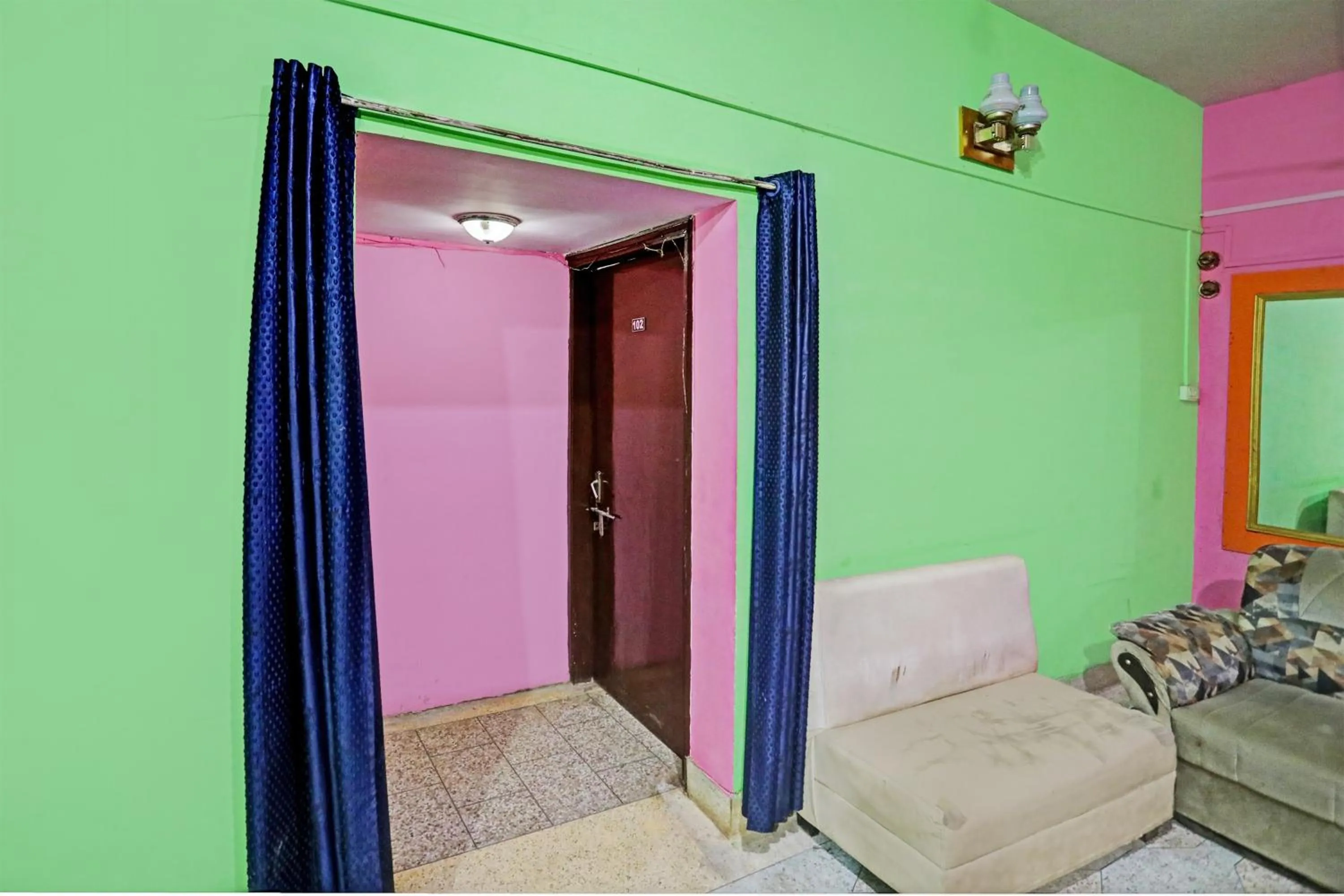 Lobby or reception in OYO Flagship Hotel Waves