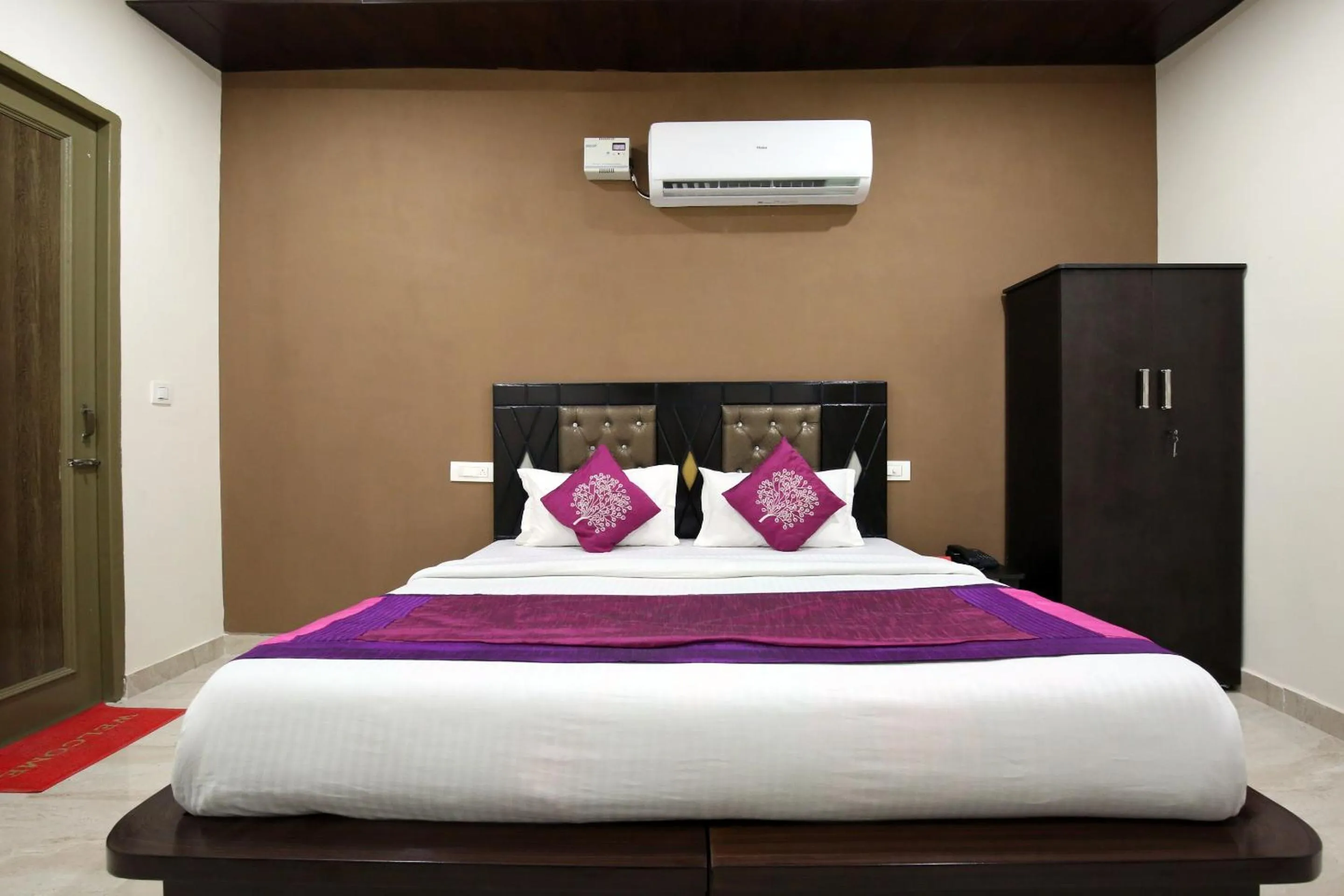 Bedroom in Hotel O Zirakpur City Court Complex Formerly The Platinum
