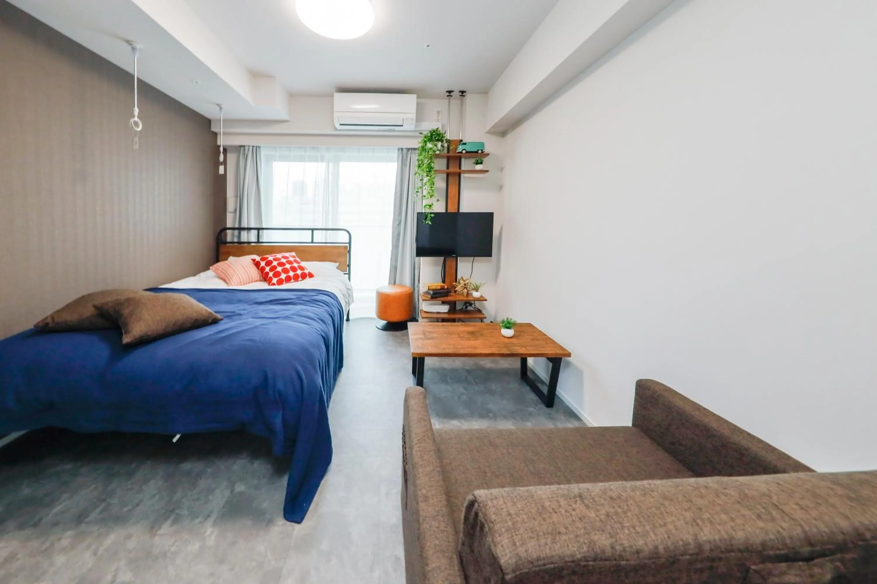 Bed in Seaside Tamachi by Tranova