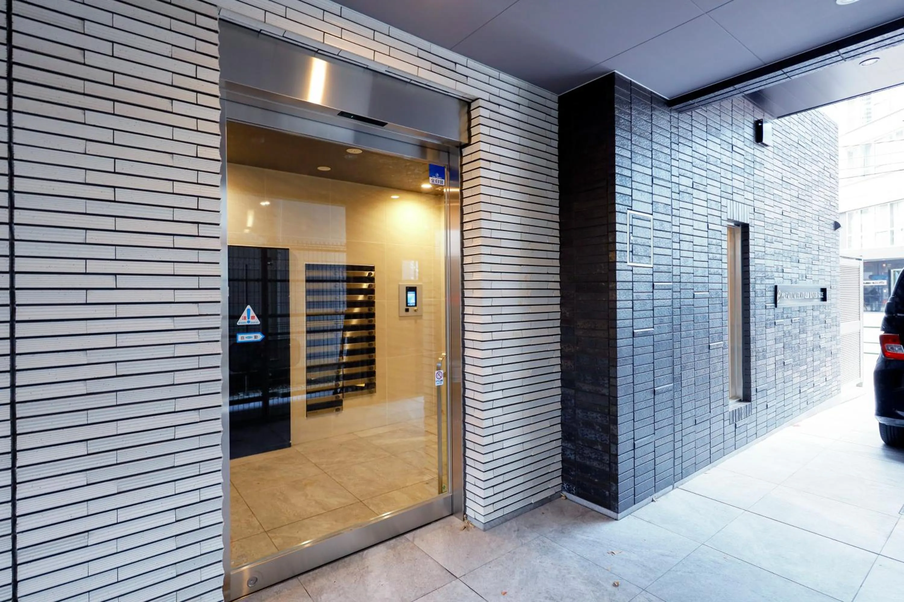 Seaside Tamachi by Tranova