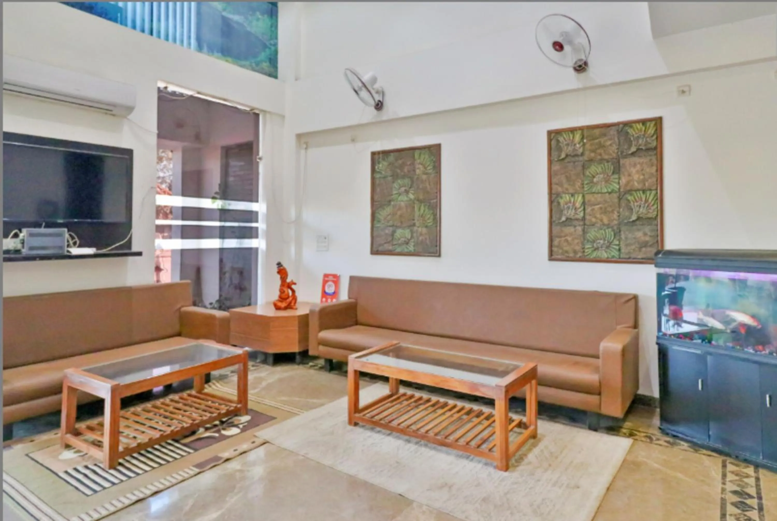 TV and multimedia in Hotel Badrika Inn