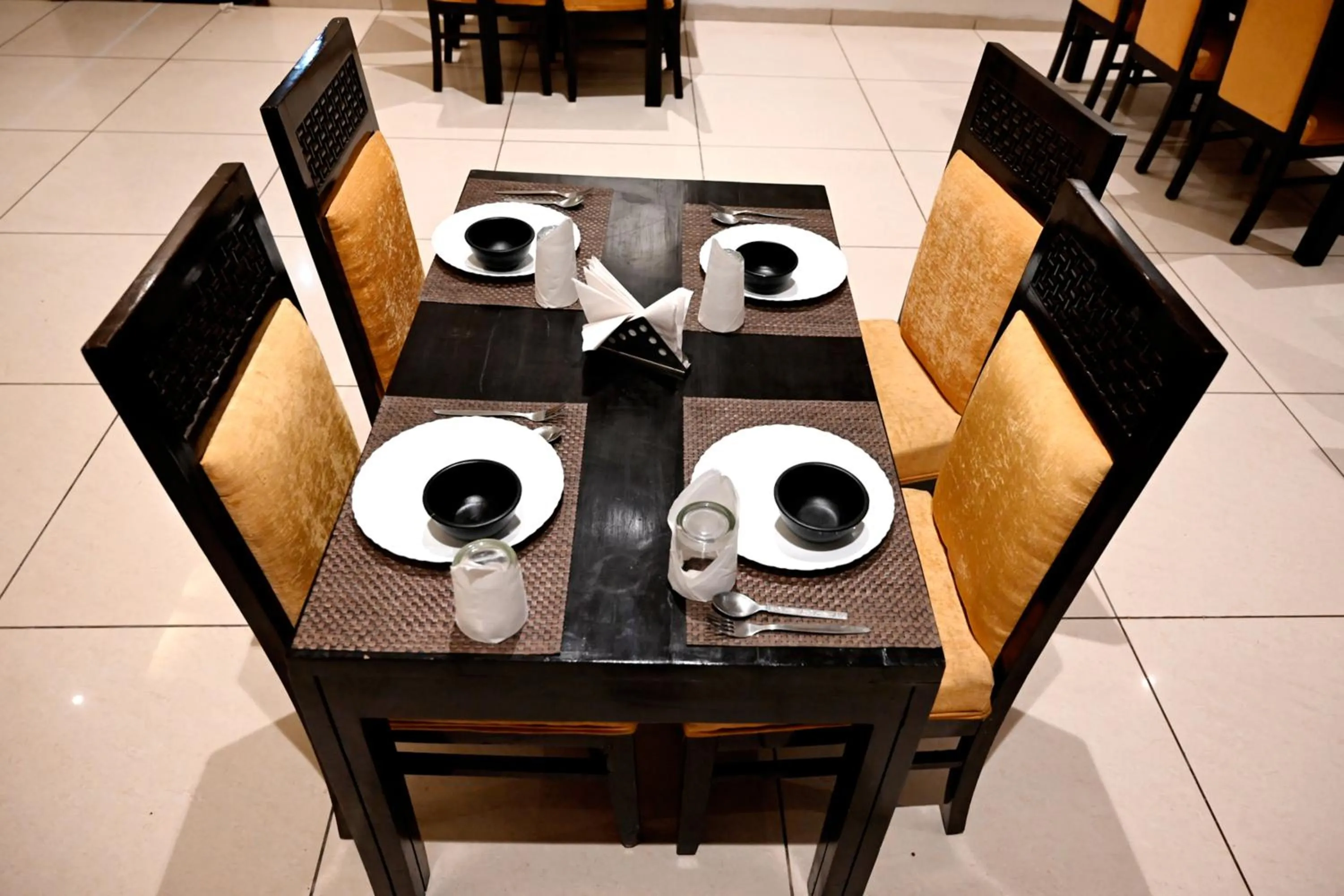 Restaurant/places to eat in Hotel Badrika Inn