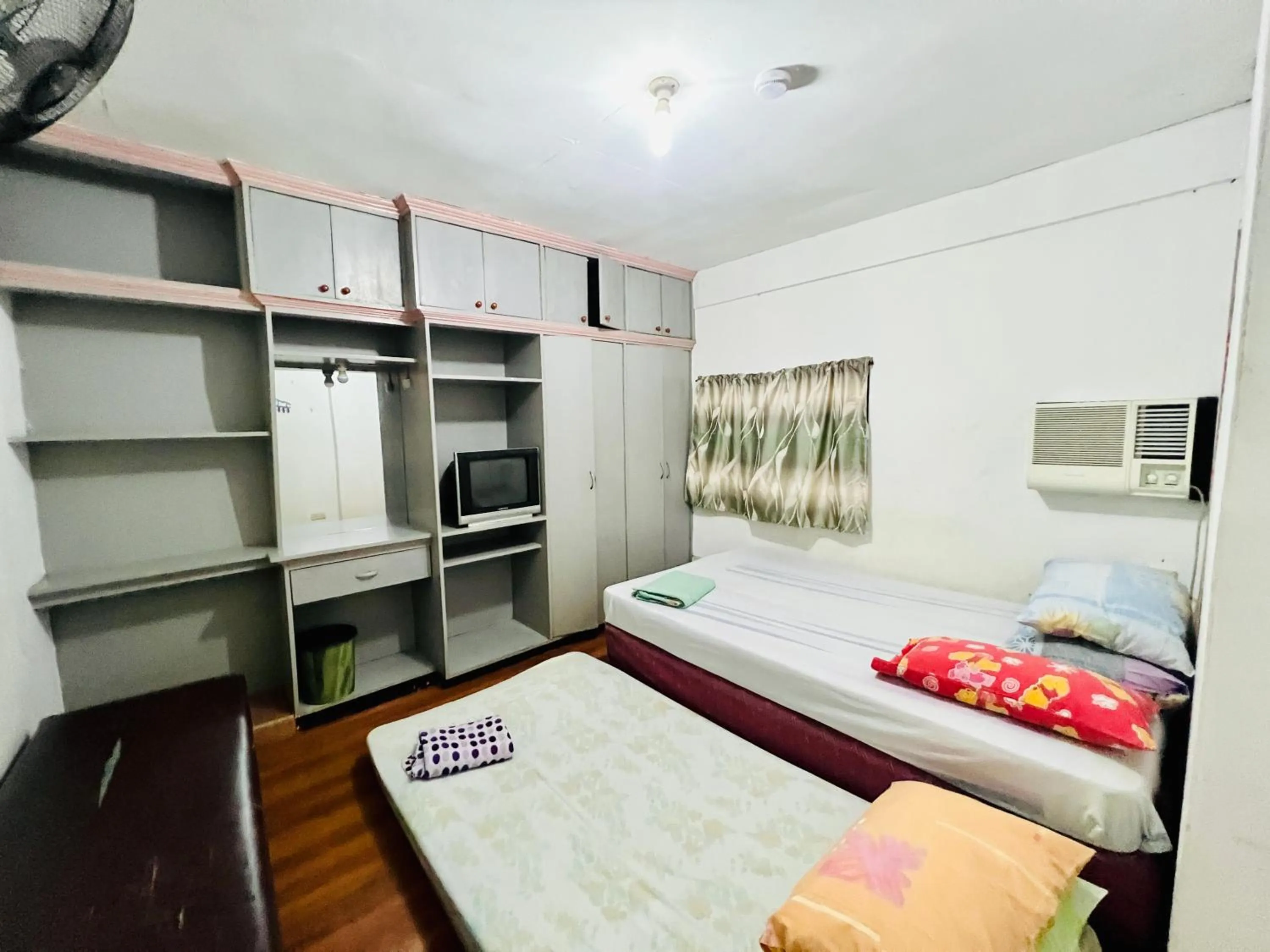 Bedroom, Bed in King Henry's Transient House