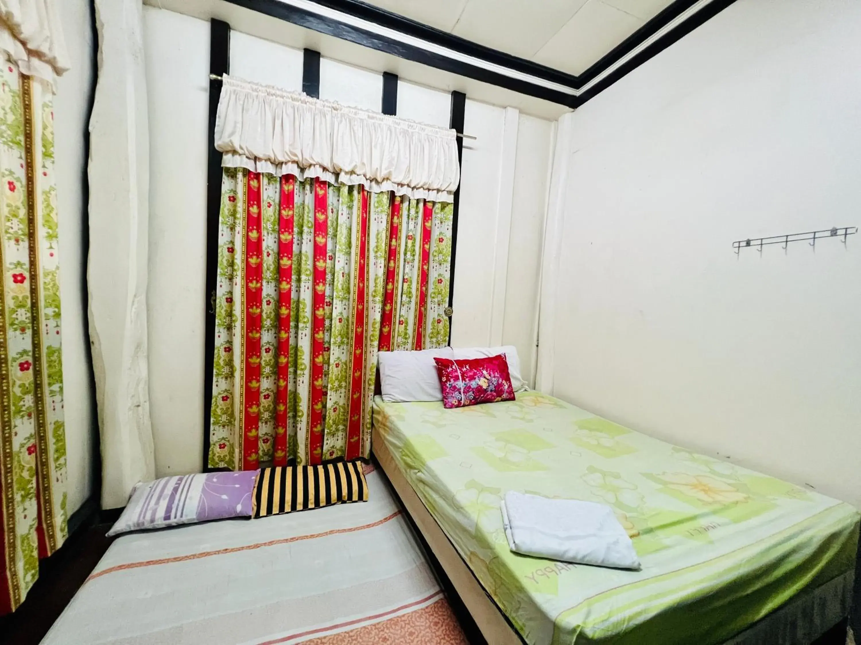 Triple Room in King Henry's Transient House Triple Room in King Henry's Transient House