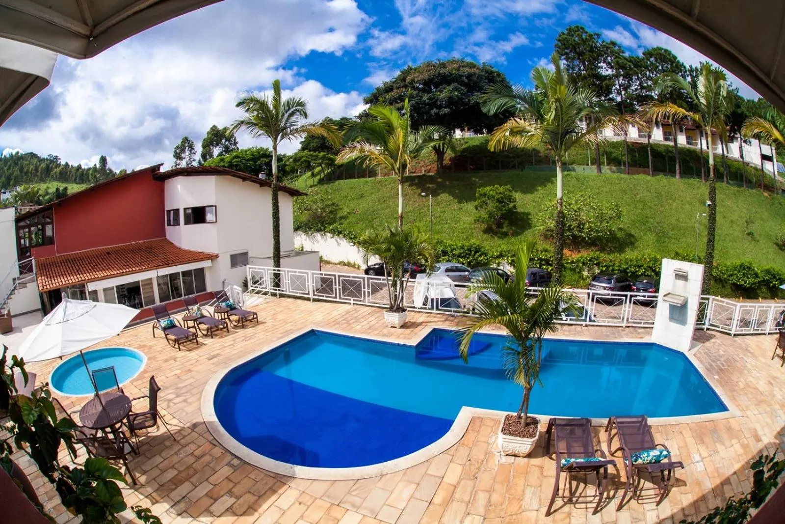 Swimming pool in Mundial Parque Hotel