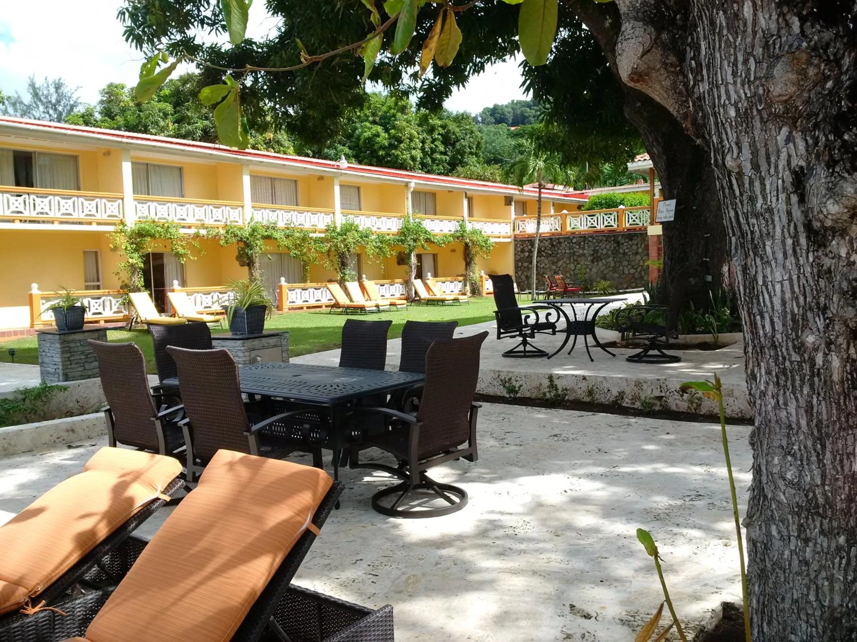 Sunset Shores Beach Hotel