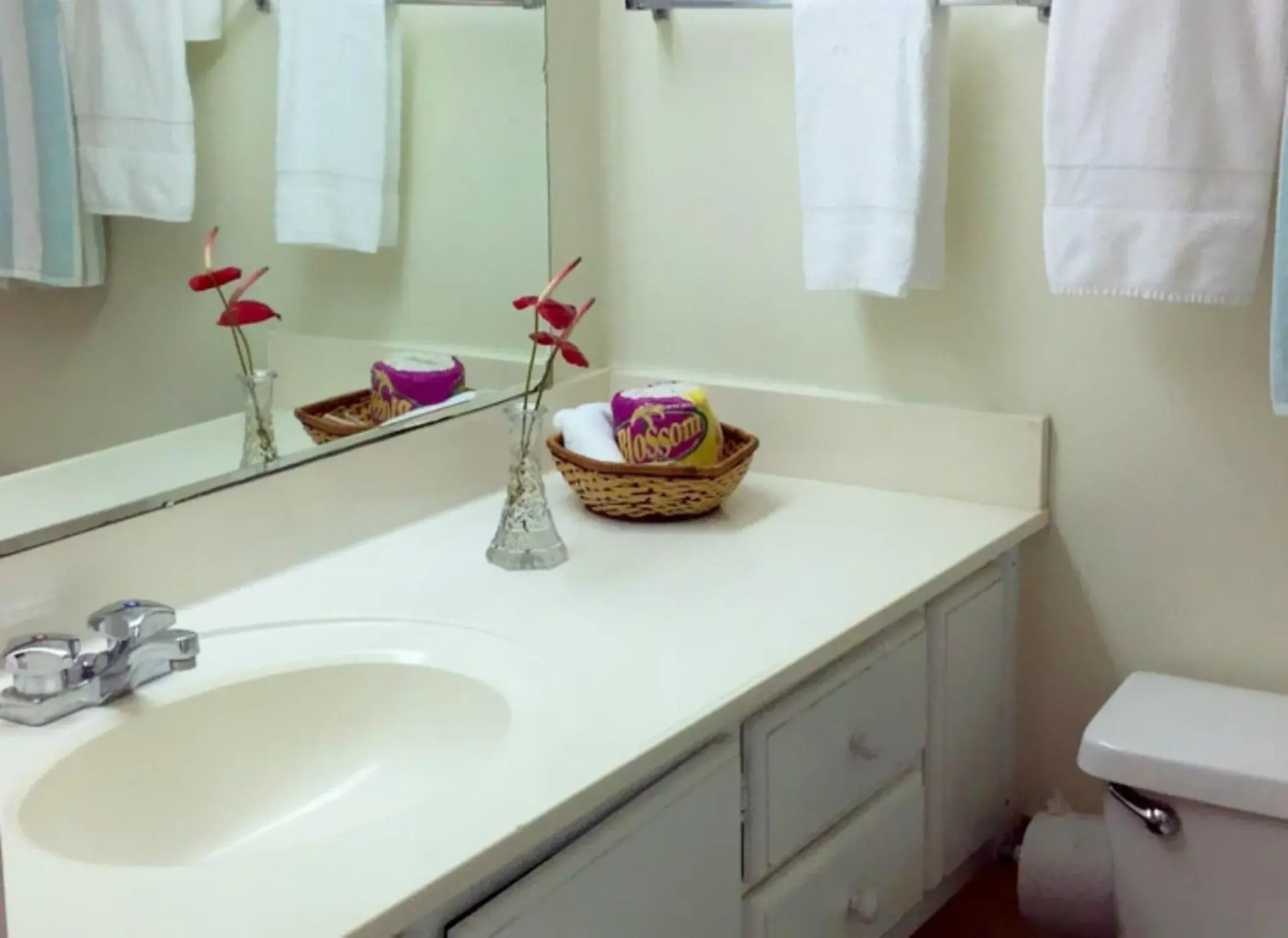 Bathroom in Sunset Shores Beach Hotel Bathroom in Sunset Shores Beach Hotel