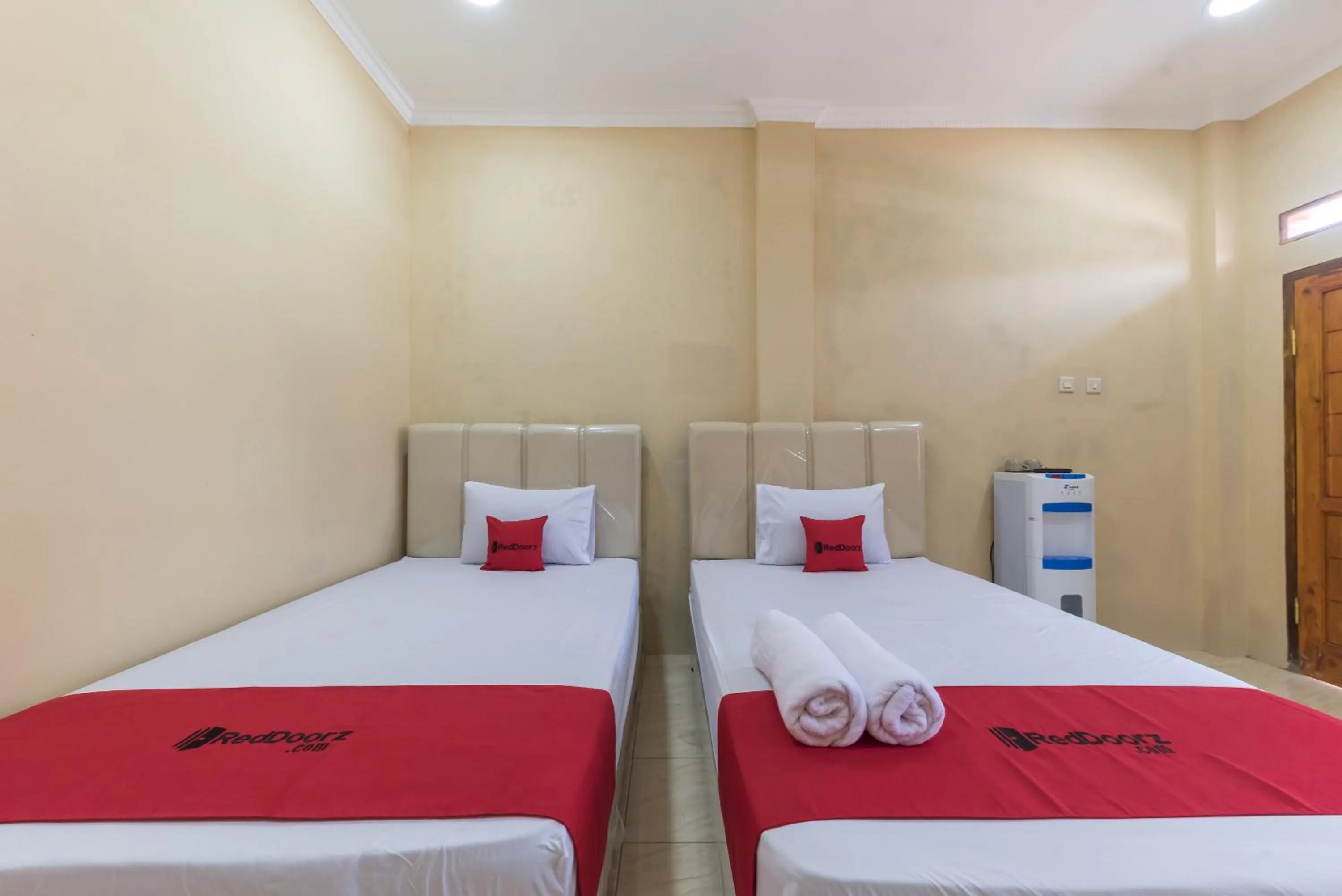 Bedroom, Bed in RedDoorz Resort @ Ciater 2