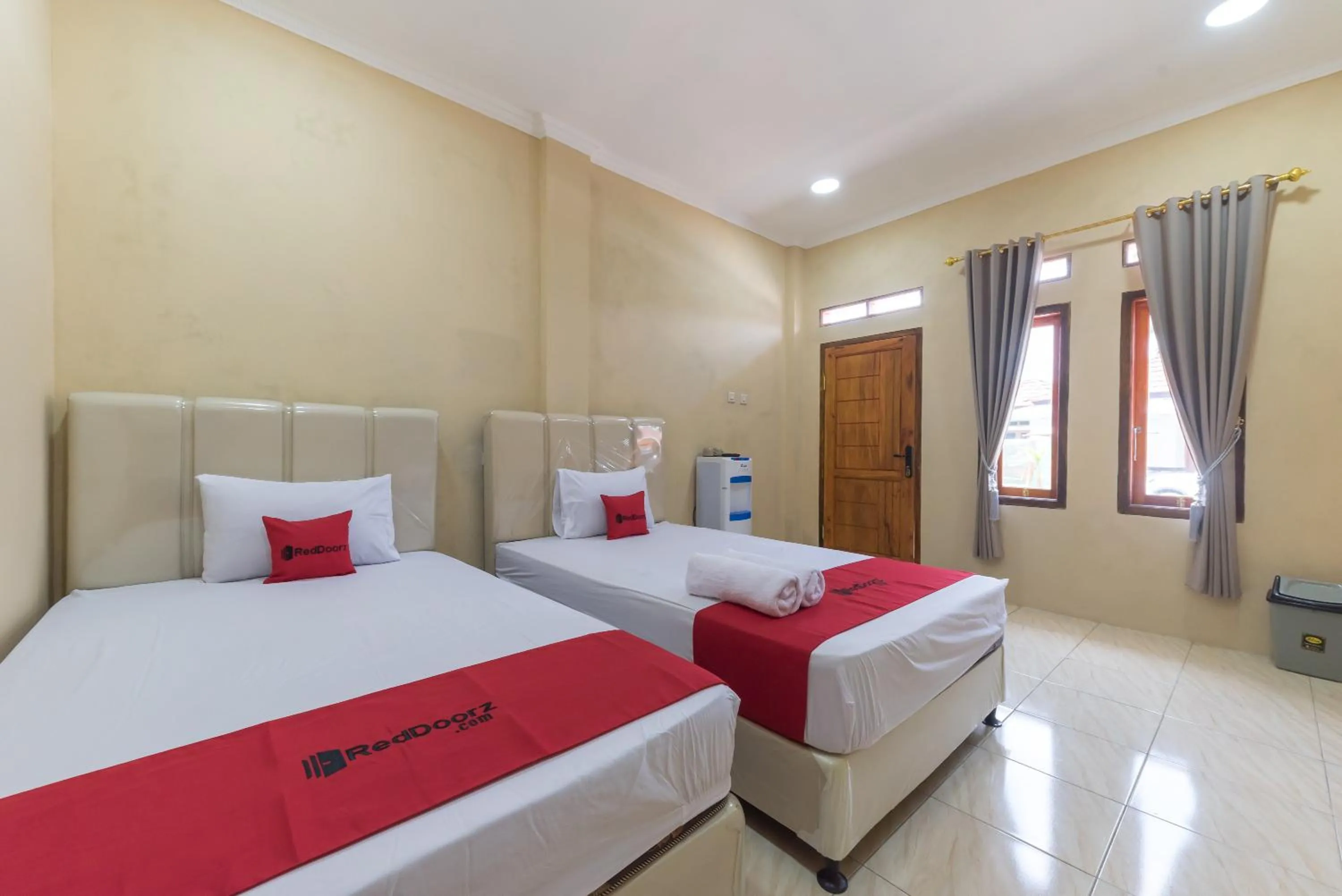 Bedroom, Bed in RedDoorz Resort @ Ciater 2