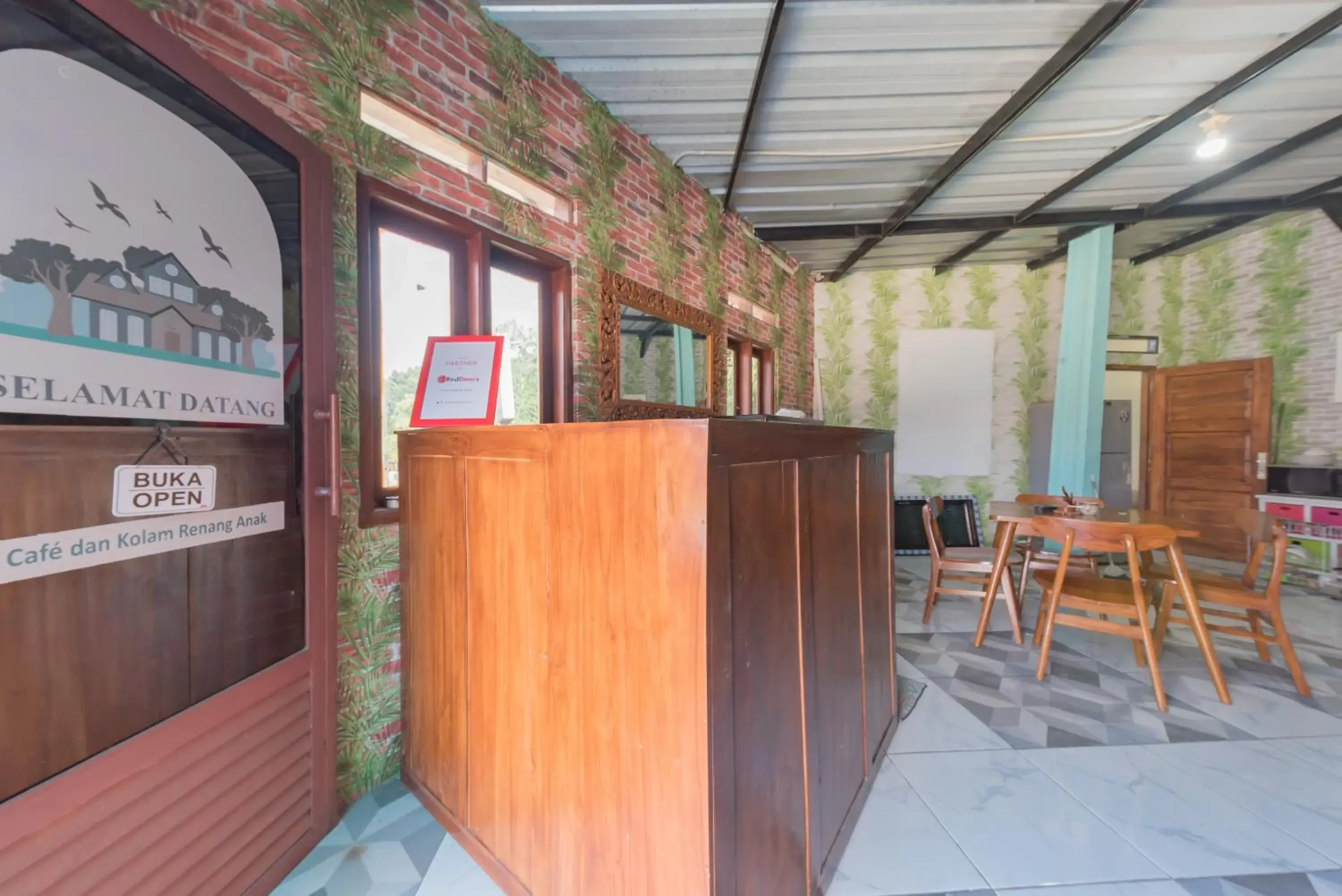 Lobby or reception in RedDoorz Resort @ Ciater 2 Lobby or reception in RedDoorz Resort @ Ciater 2