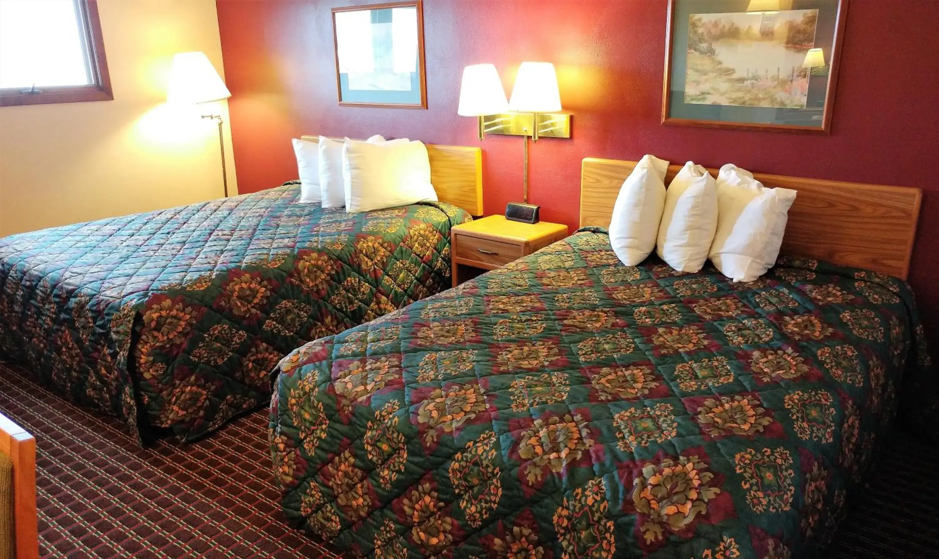 Bed in Red Carpet Inn - Windom Bed in Red Carpet Inn - Windom