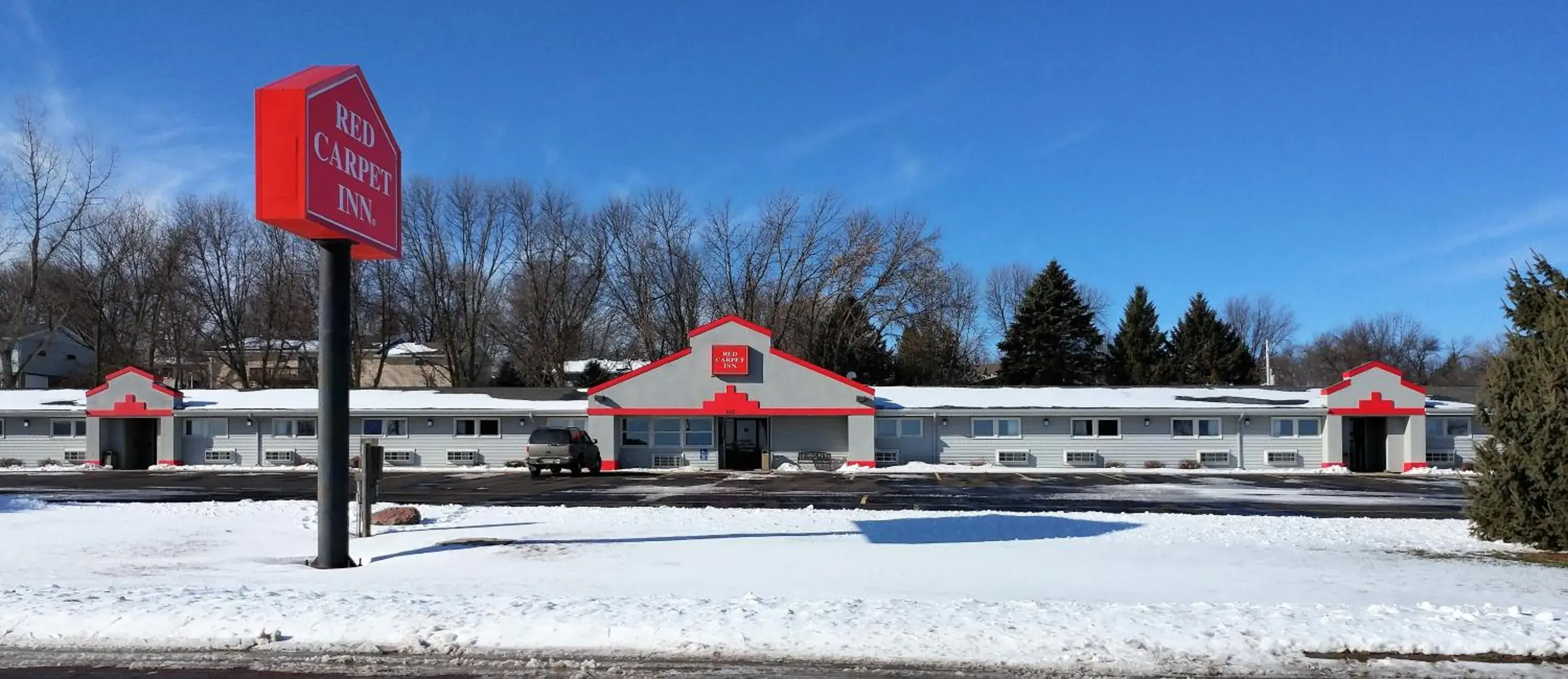 Property building in Red Carpet Inn - Windom Property building in Red Carpet Inn - Windom