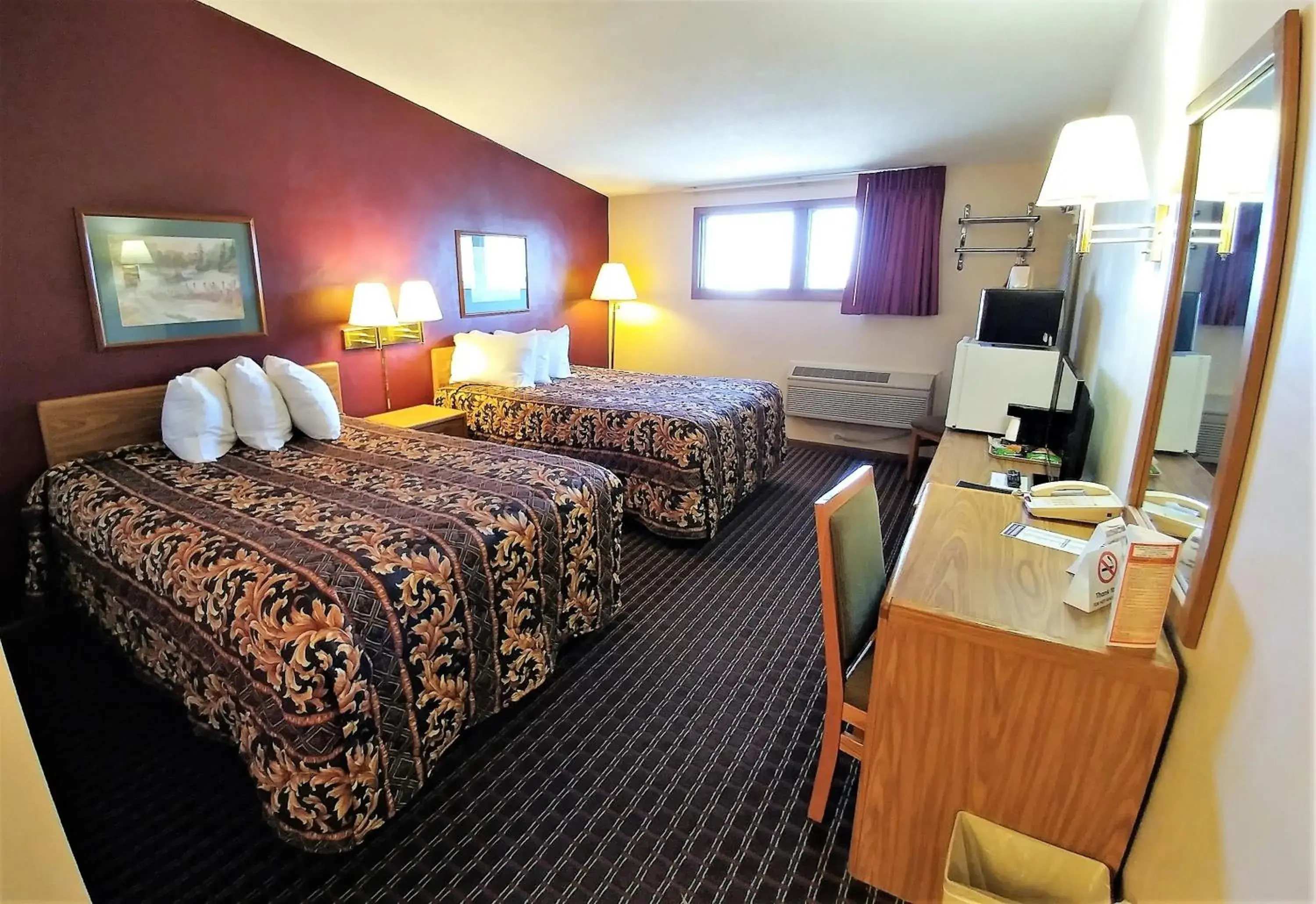 Photo of the whole room, Bed in Red Carpet Inn - Windom Photo of the whole room, Bed in Red Carpet Inn - Windom