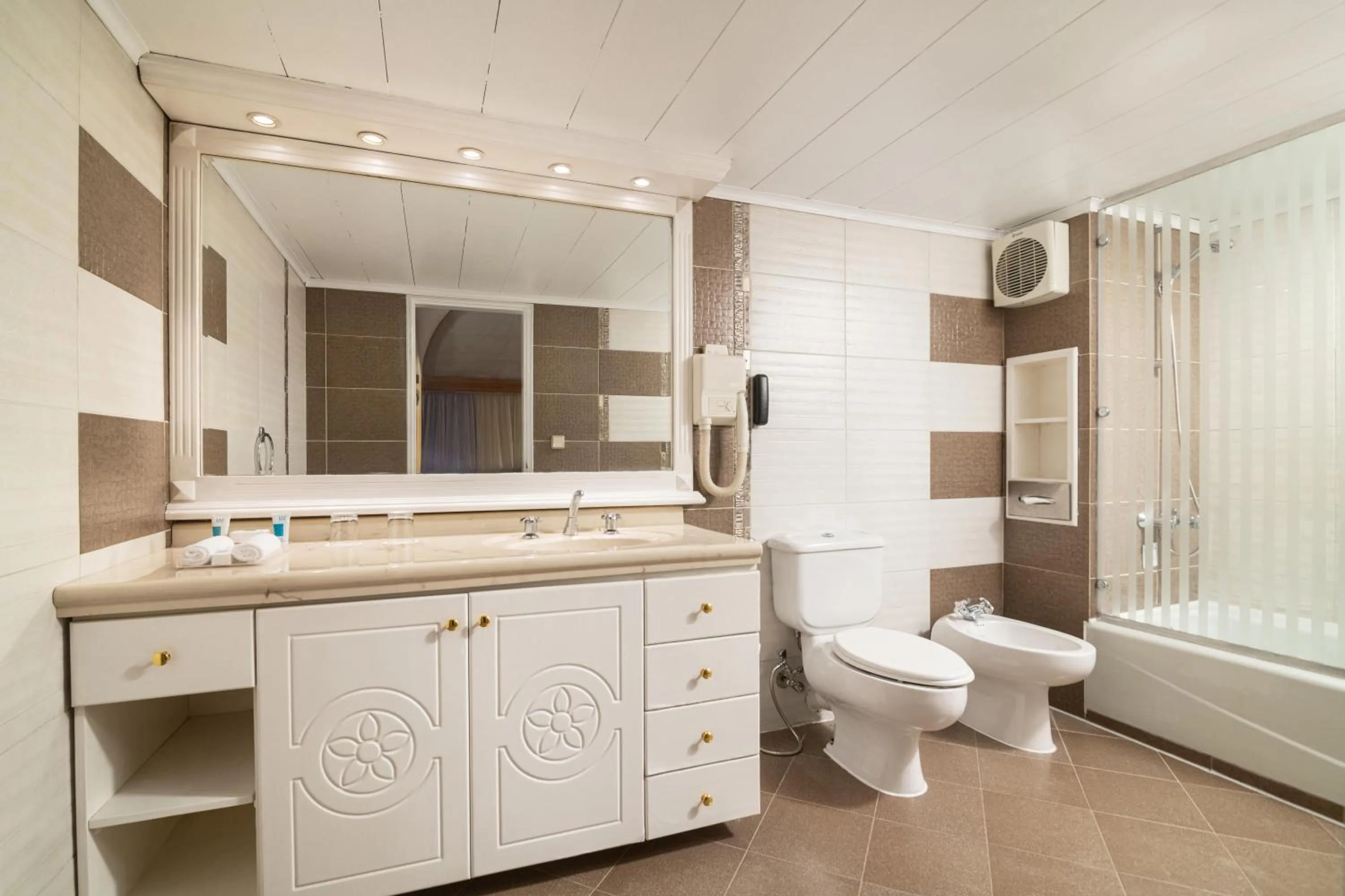 Bathroom in JAZ Pyramids Resort