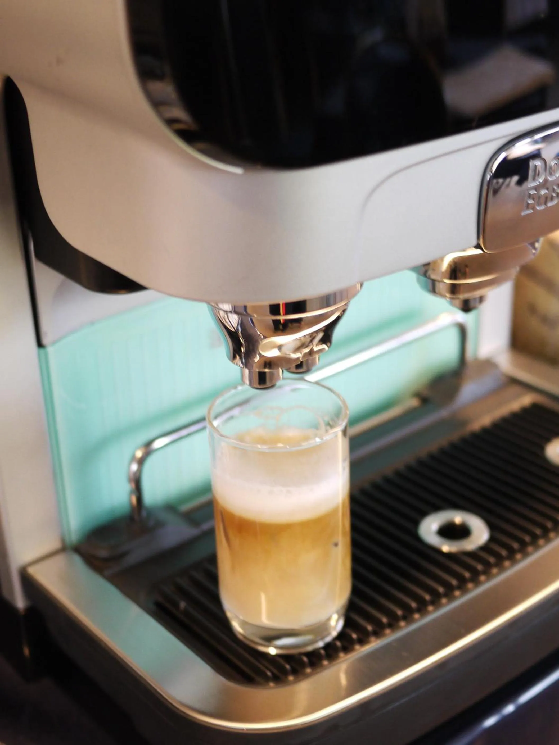Coffee/tea facilities in Hotel Sunroute Aomori