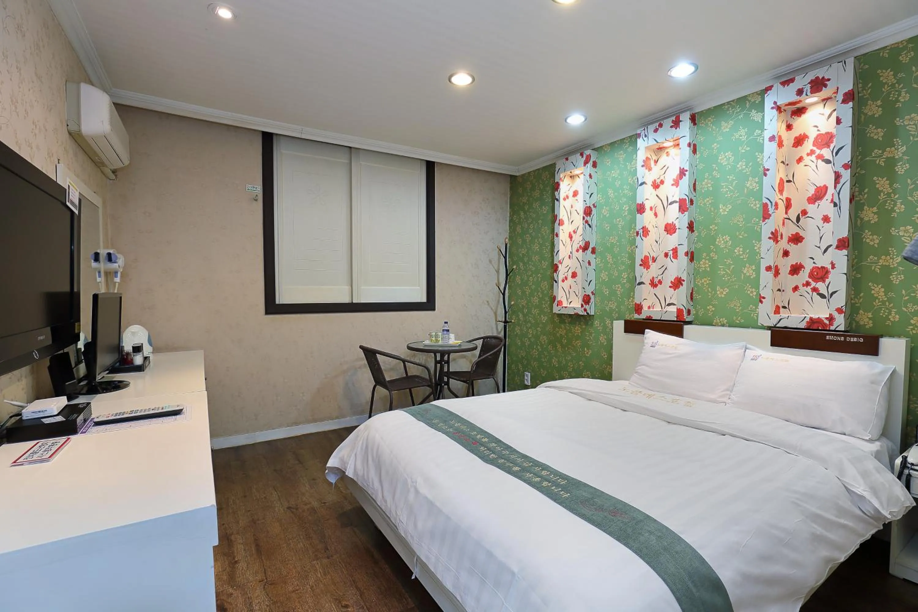 Bedroom, Bed in Suncheon Nobless Hotel