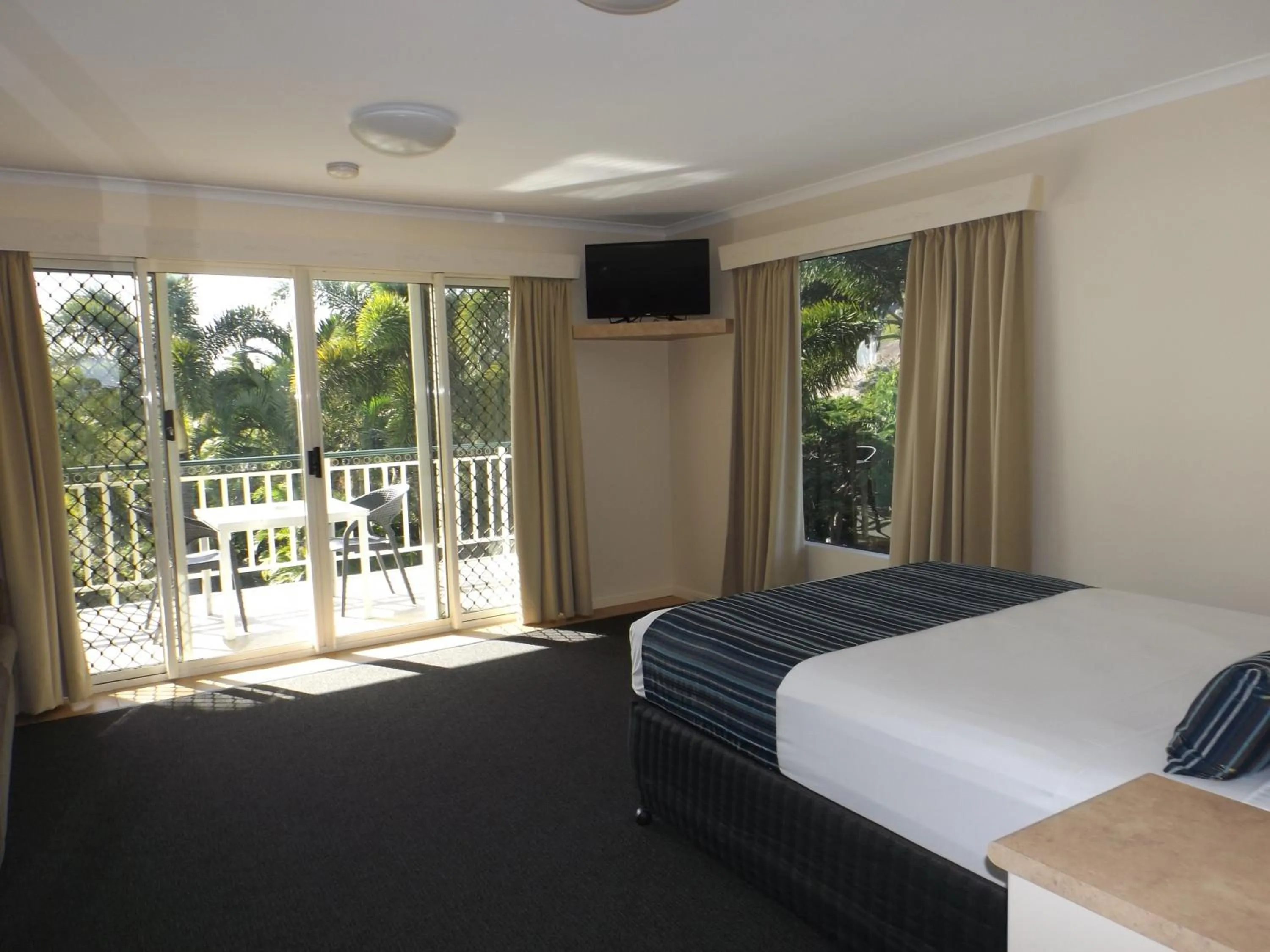 View (from property/room), Bed in Whitsunday Sands Resort