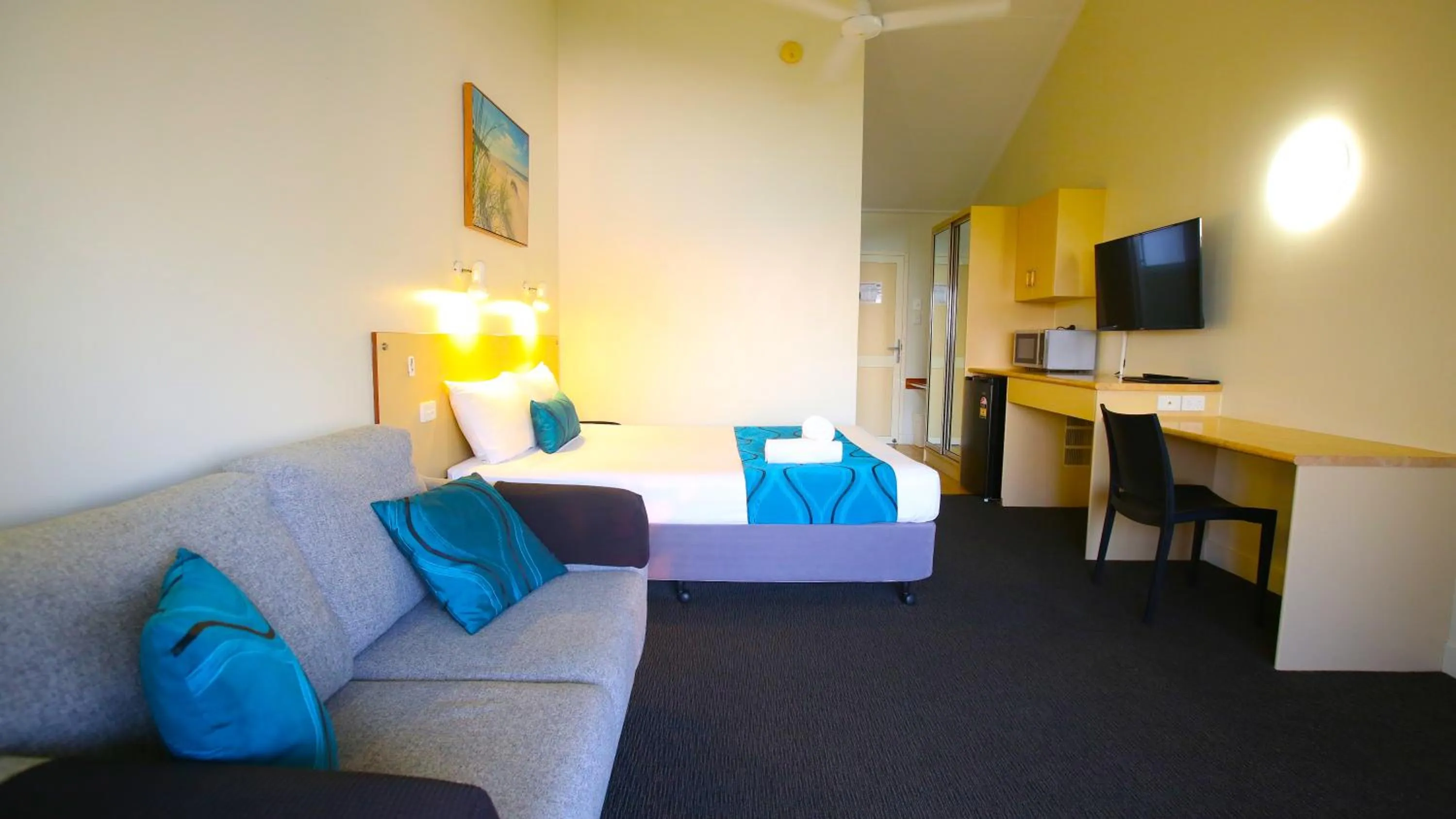 Bed in Whitsunday Sands Resort