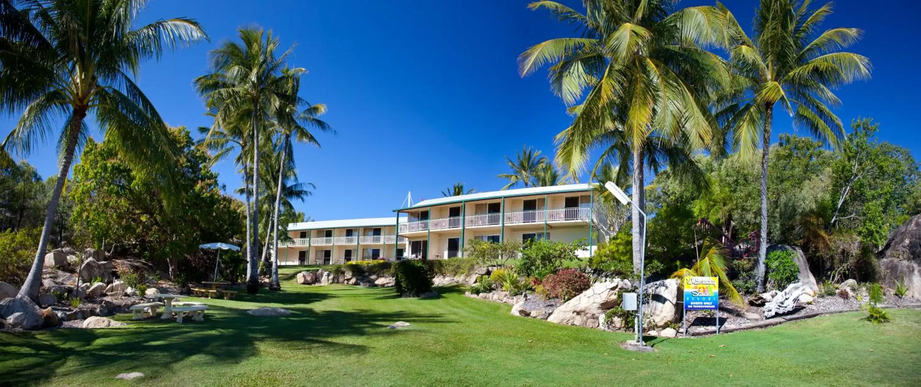 Property building in Whitsunday Sands Resort Property building in Whitsunday Sands Resort