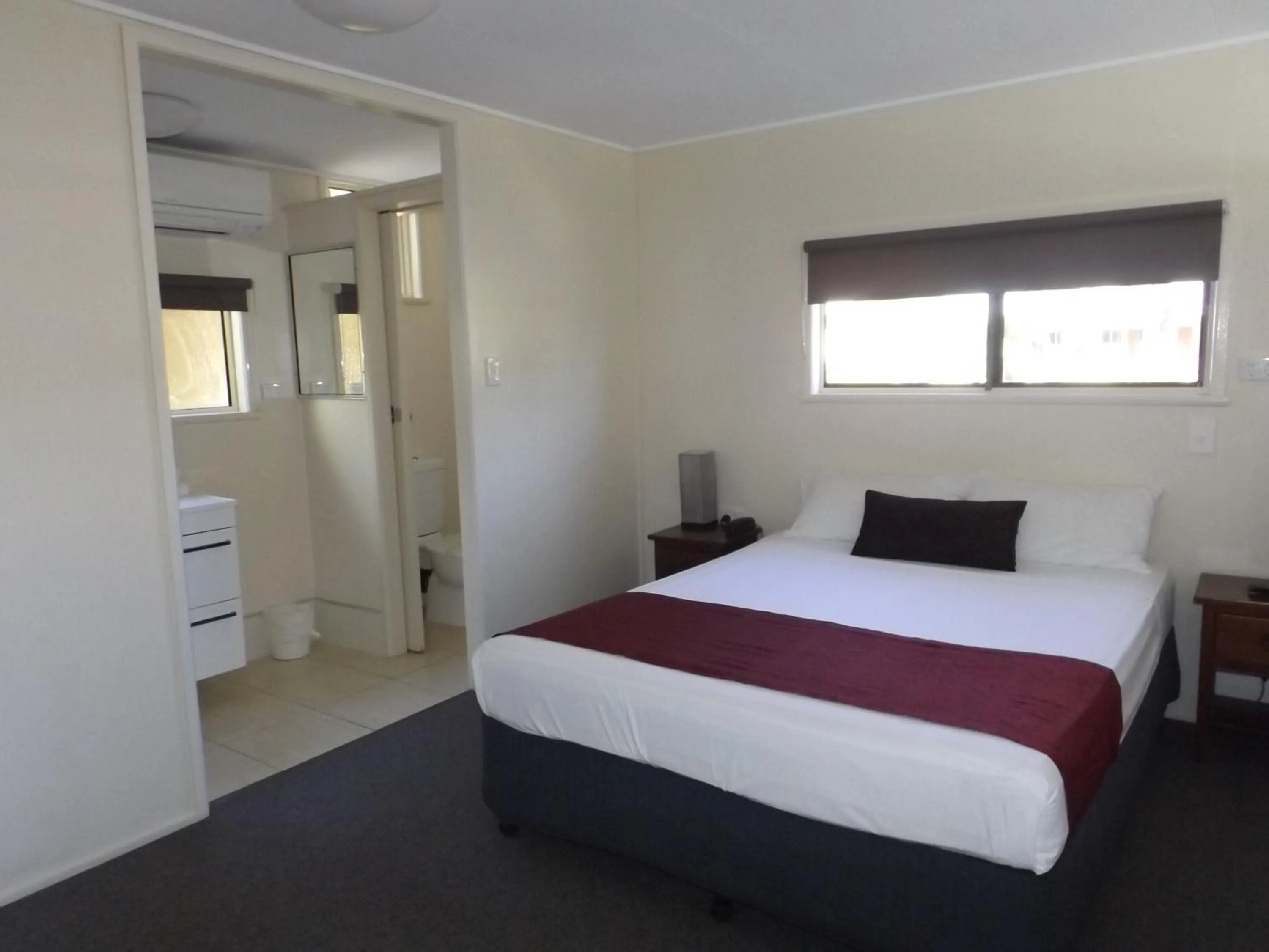 Bedroom, Bed in Whitsunday Sands Resort