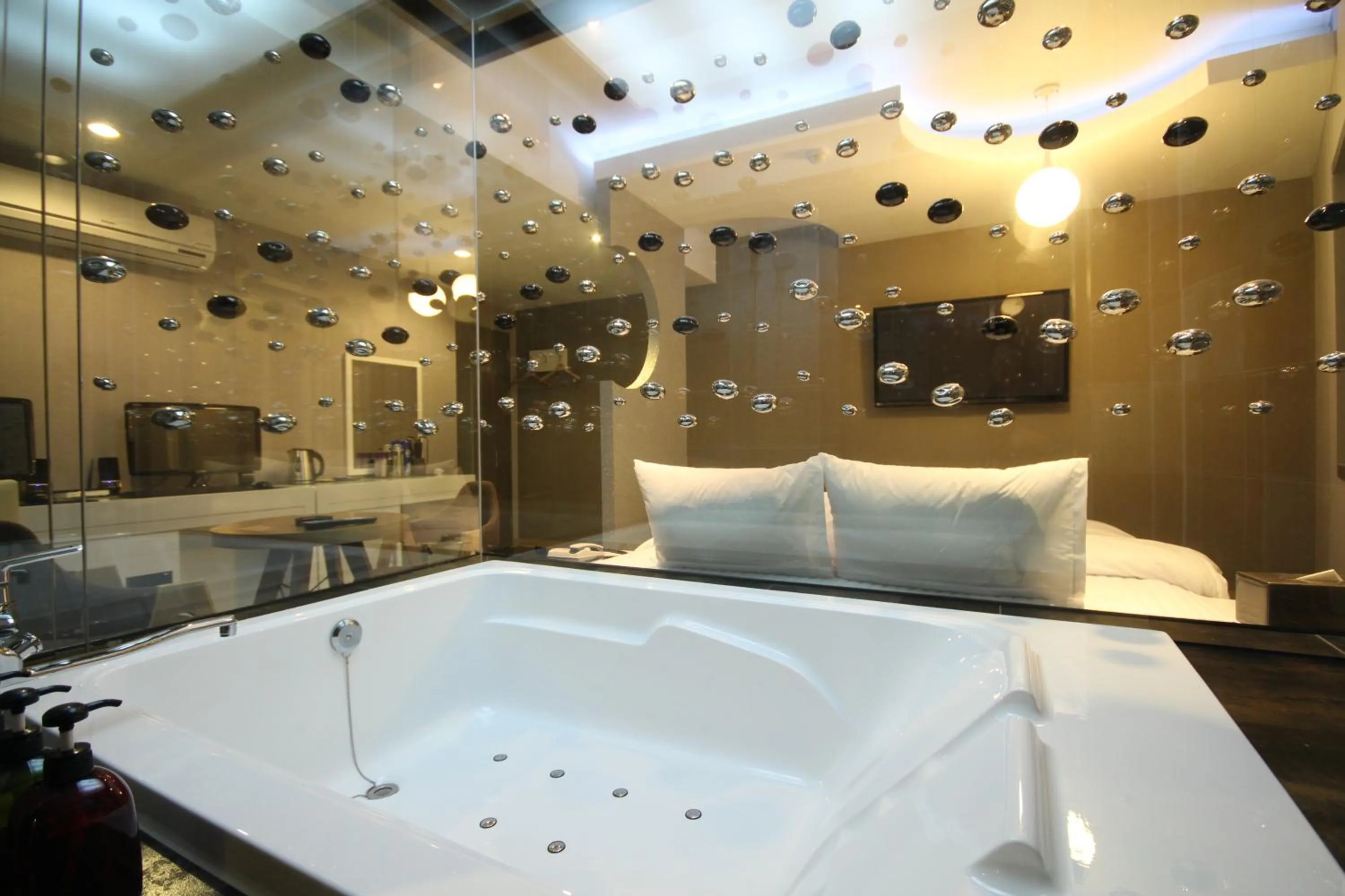 Bathroom, Bed in Boutique Hotel Aria Nampo