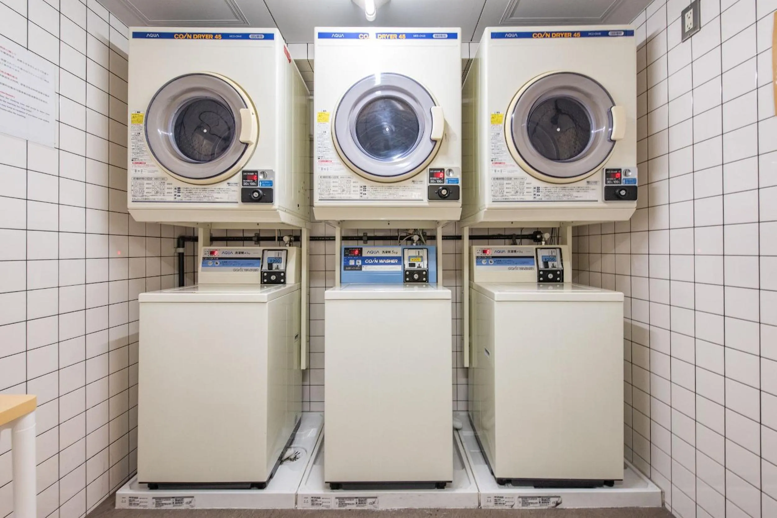 laundry in HOTEL RELIEF Namba Daikokuchou