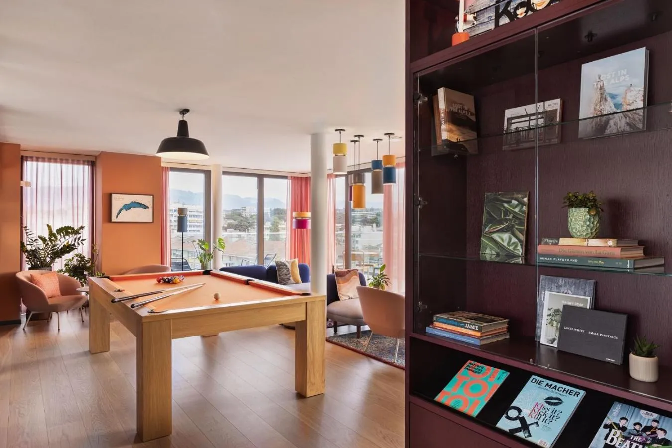 Communal lounge/ TV room in Stay KooooK Geneva City - Online Check In