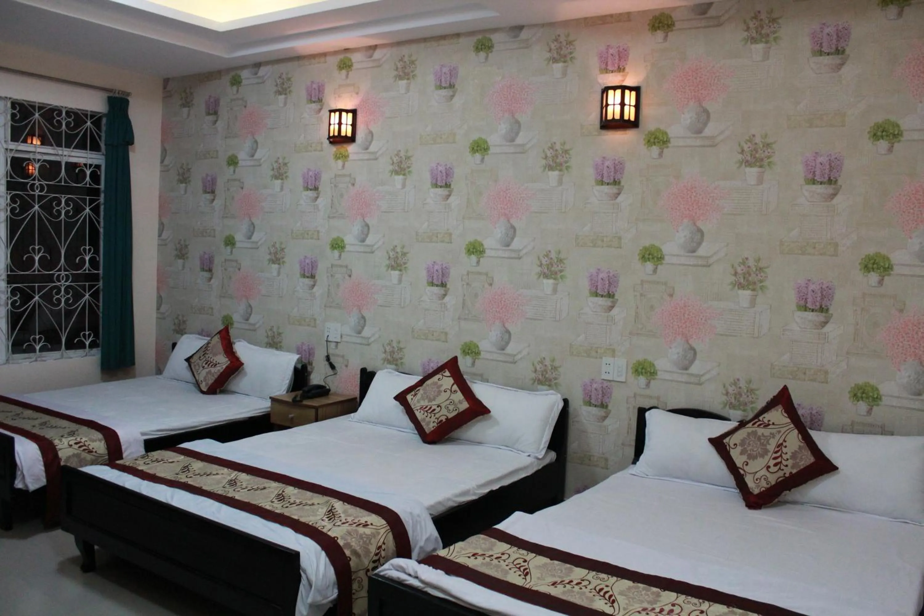 Photo of the whole room, Bed in Thanh Long Da Lat Hotel