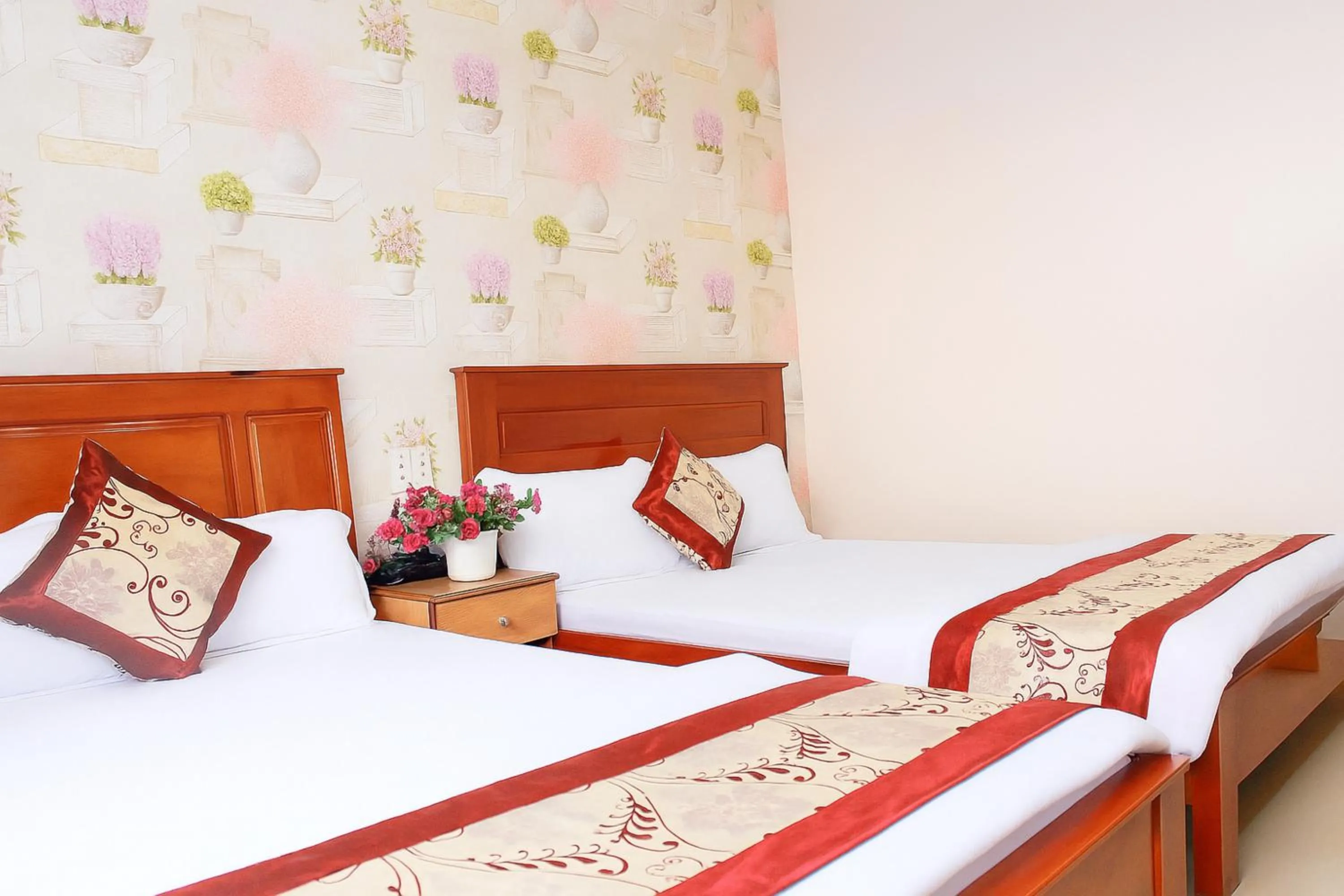 Bed in Thanh Long Da Lat Hotel